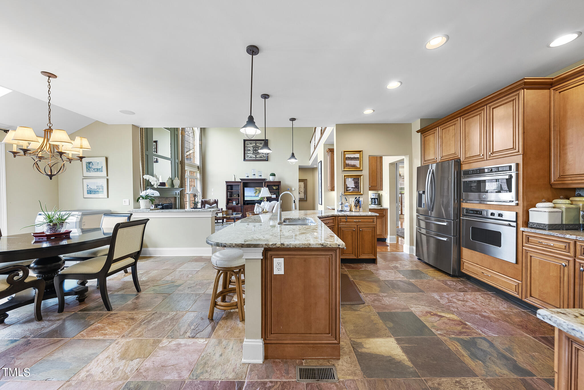 9216 Winged Thistle Court