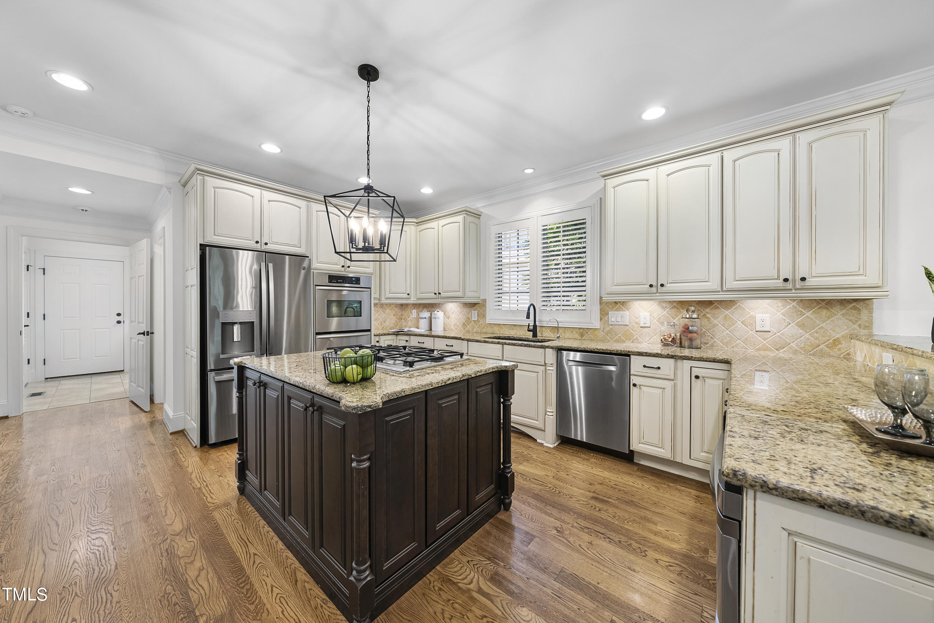 19034 Stone Brook