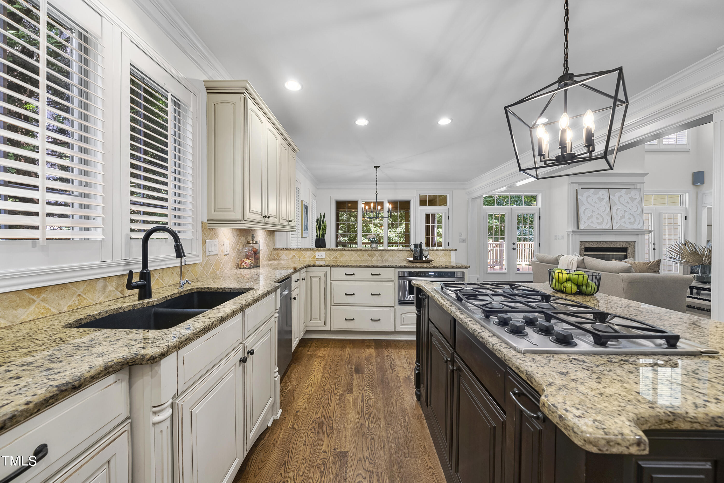 19034 Stone Brook