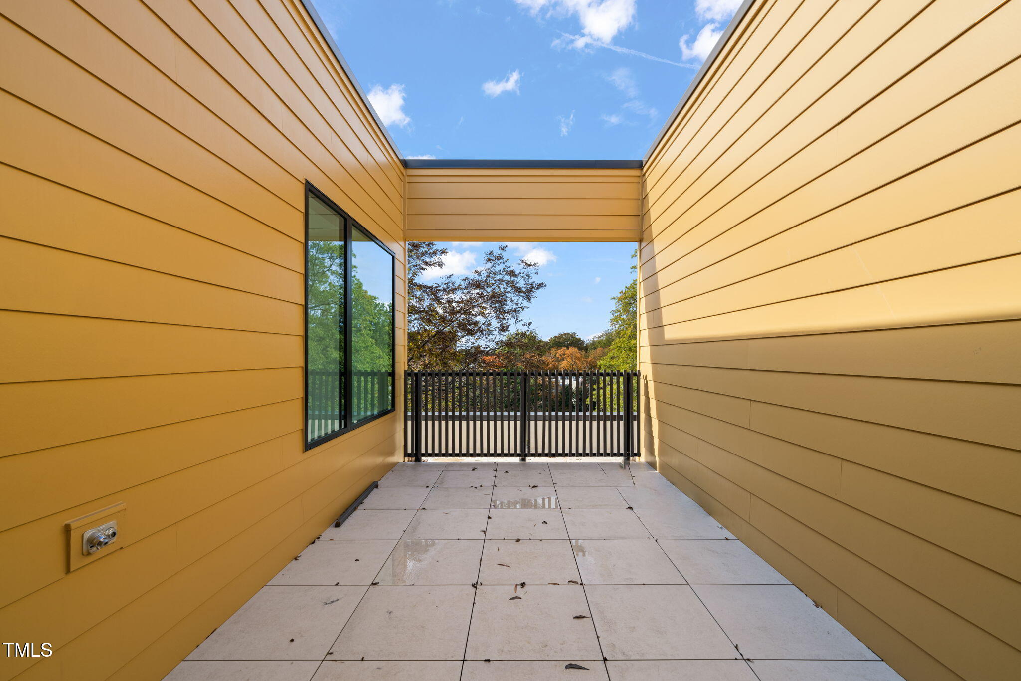 29 Enterprise Street # 302