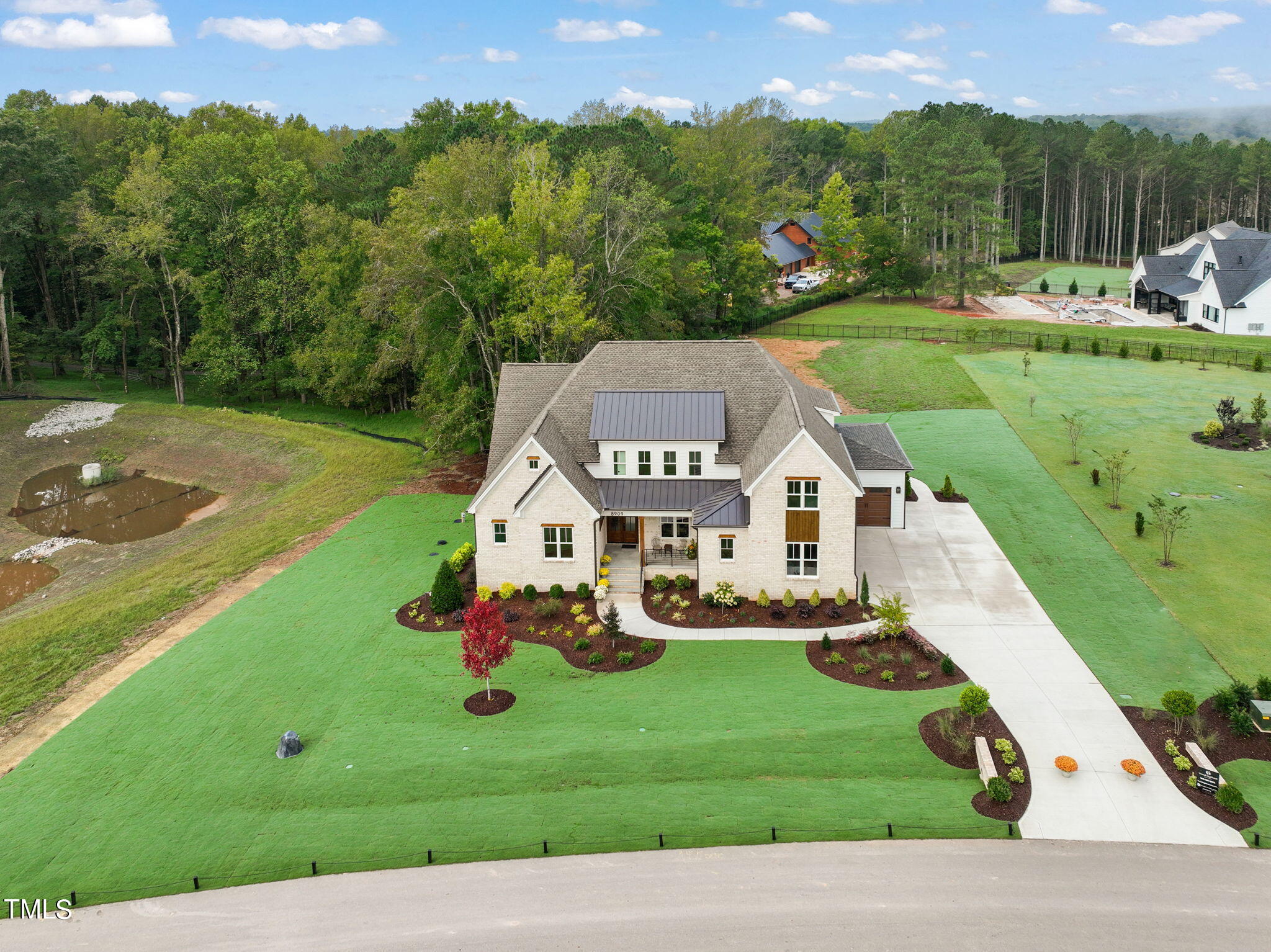 8909 Grand Highland Way