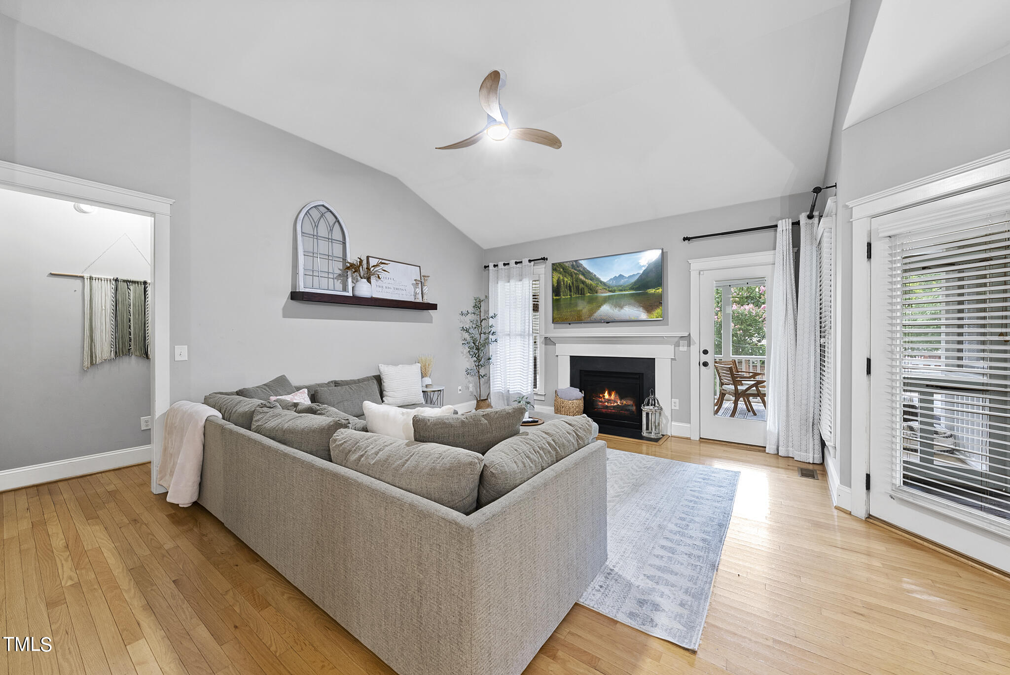 409 Edgepine Drive