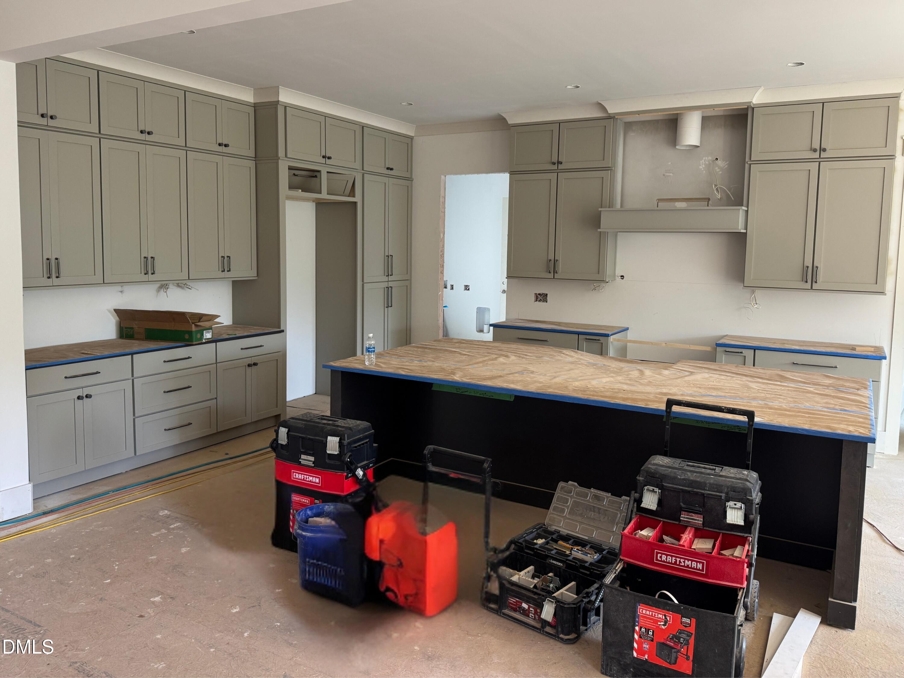 9105 Overlook Crest Drive