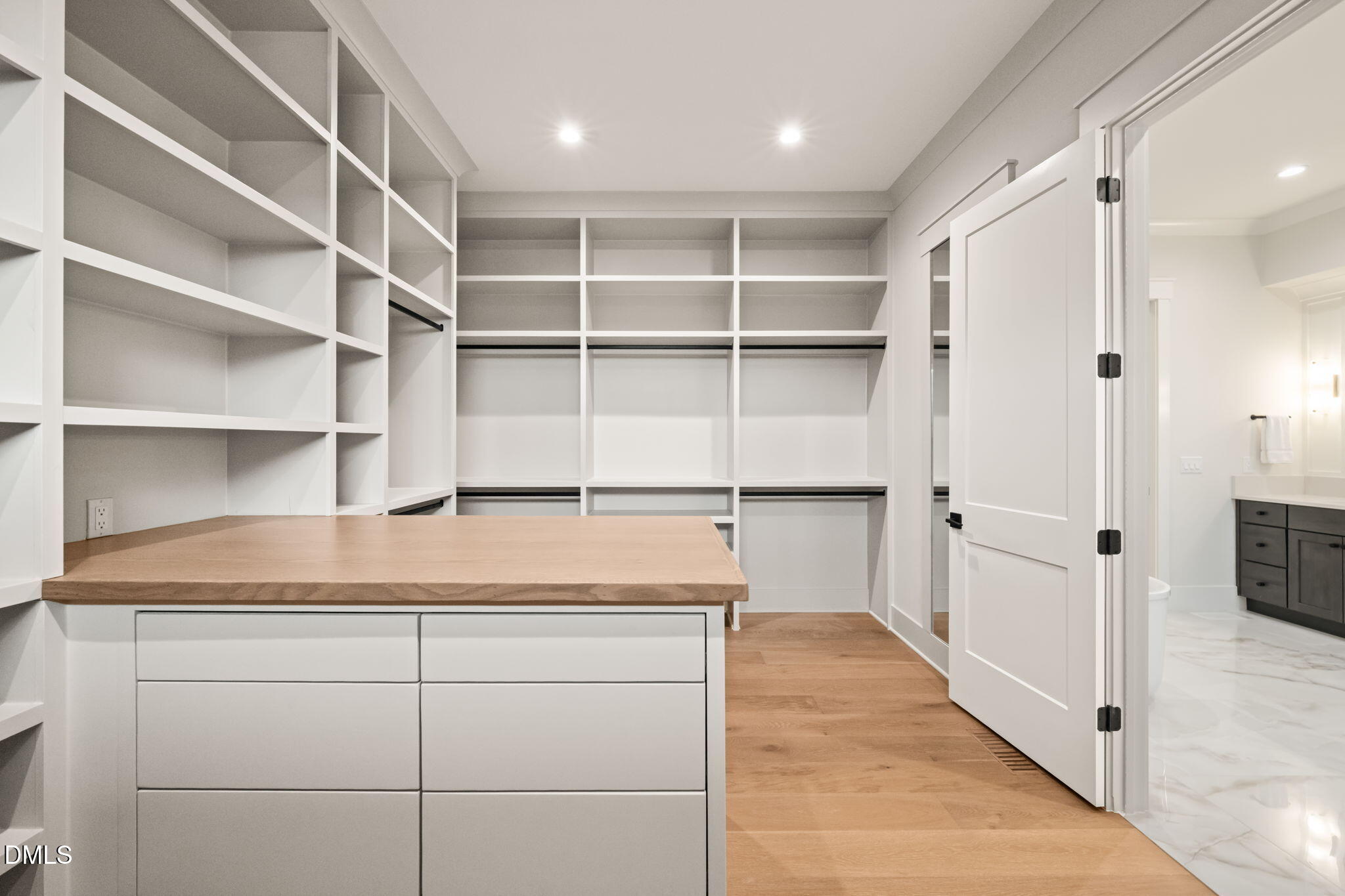 9105 Overlook Crest Drive