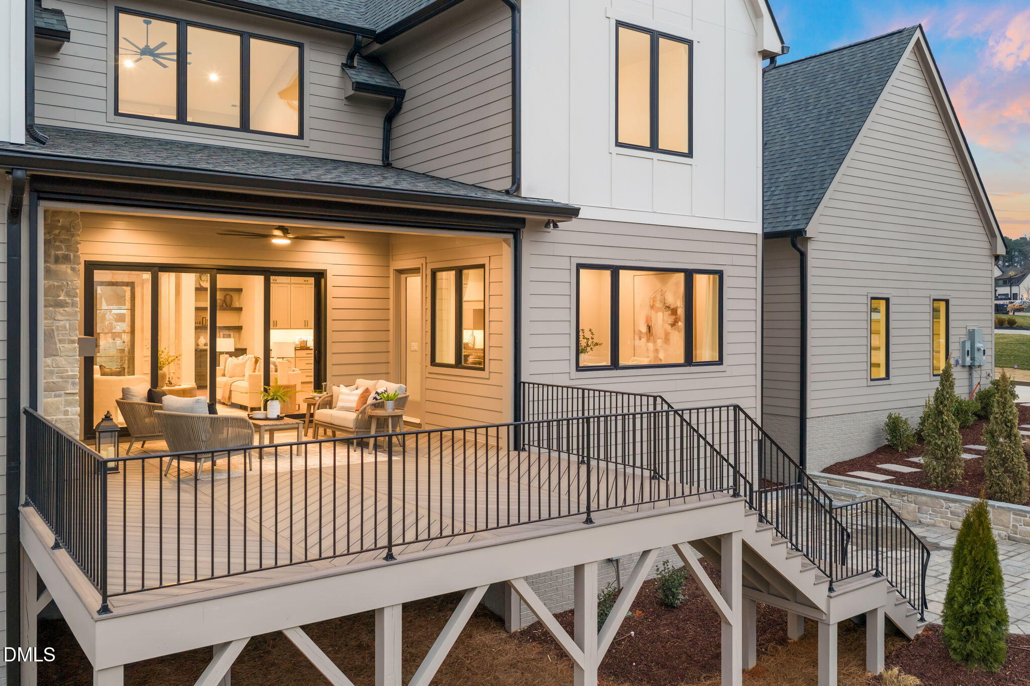 9105 Overlook Crest Drive