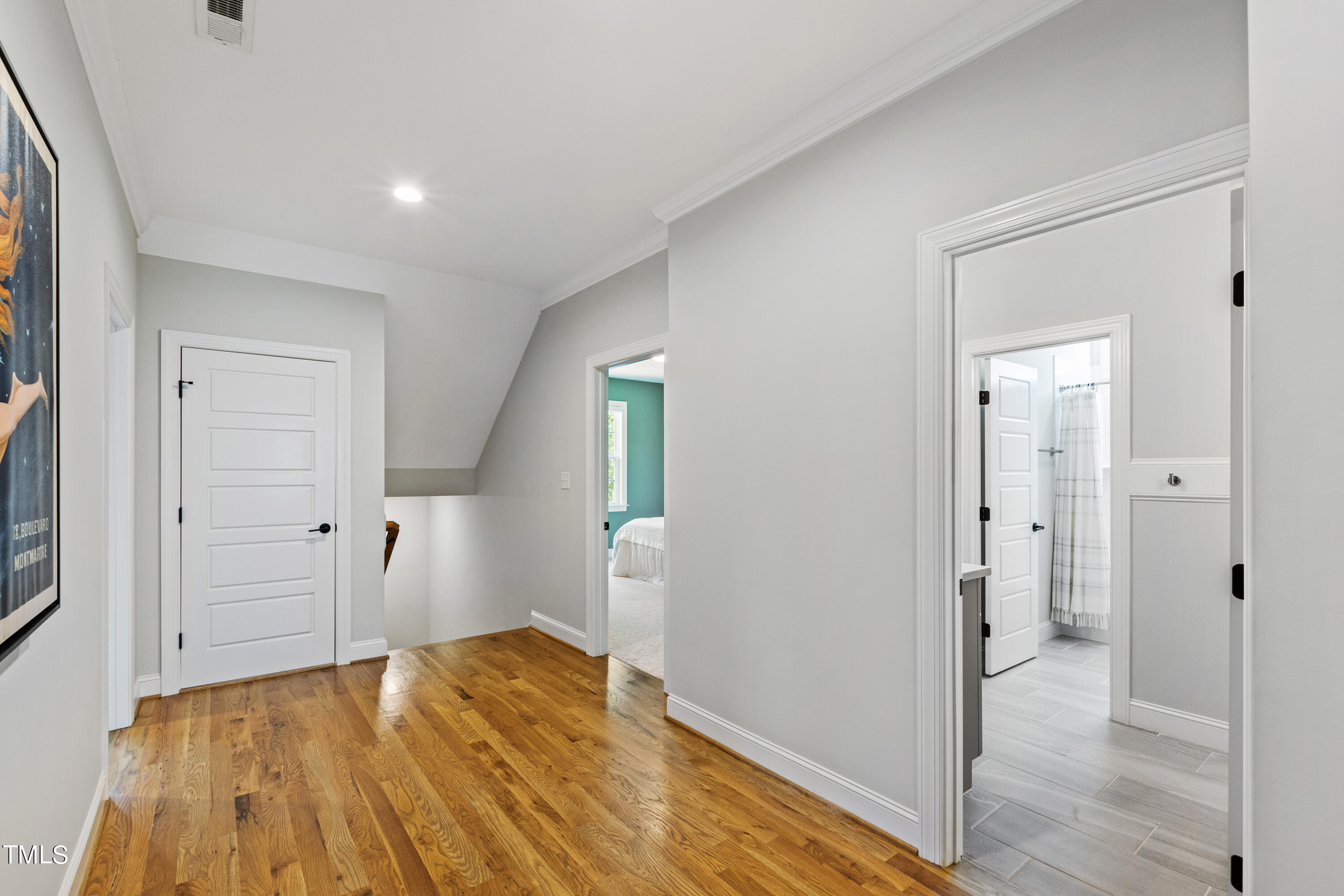 320 Harewood Place