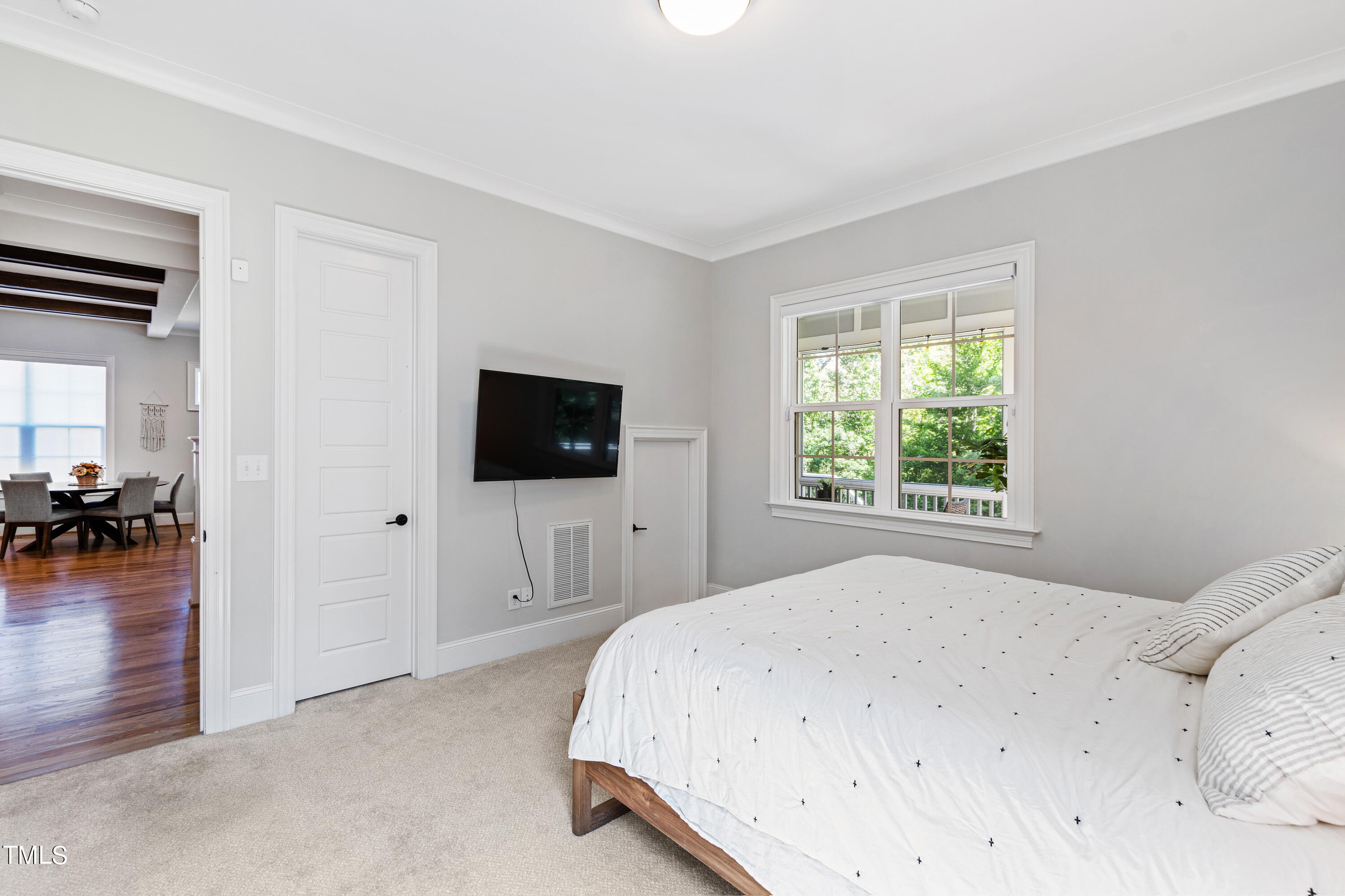 320 Harewood Place