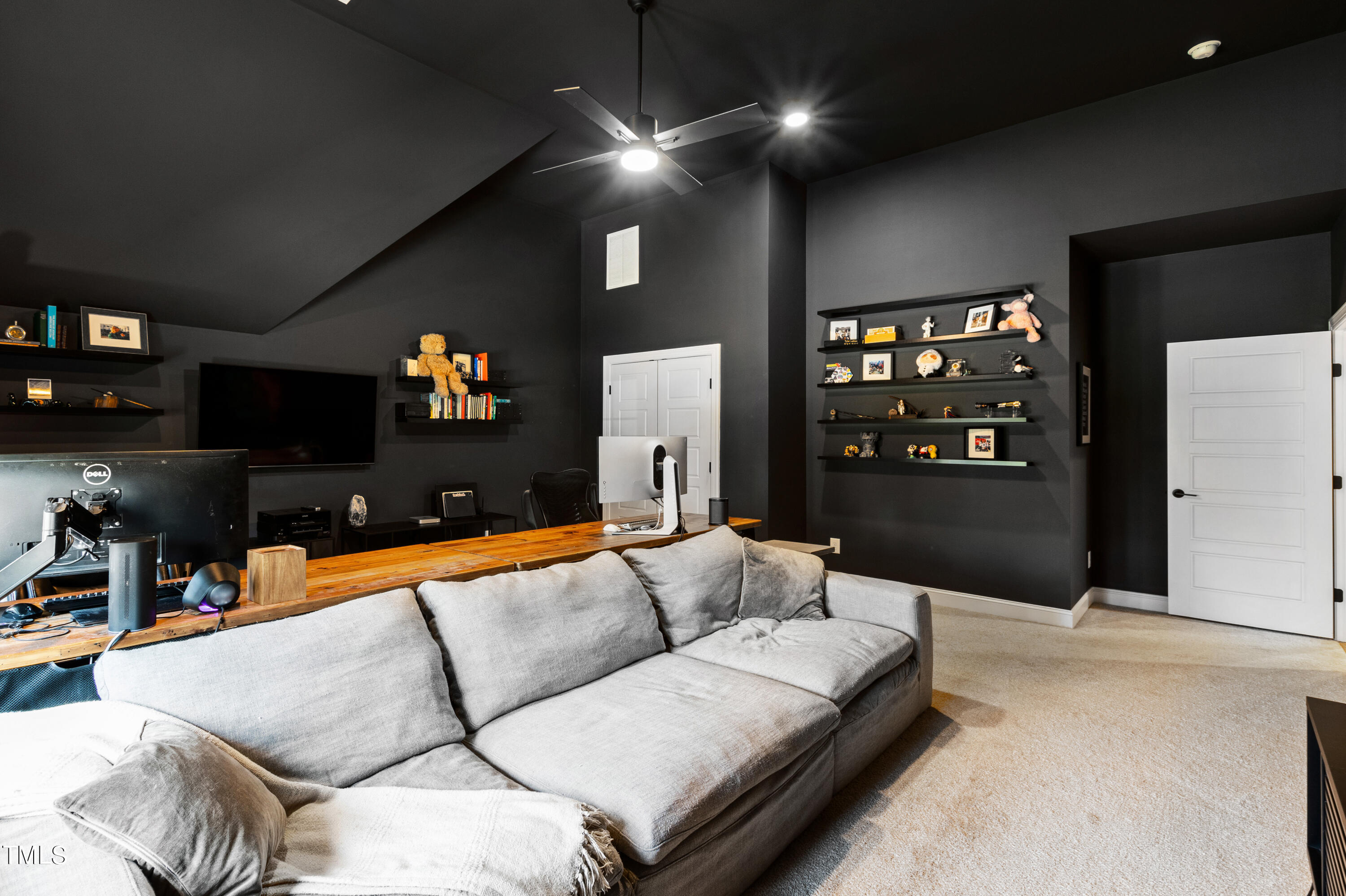 320 Harewood Place