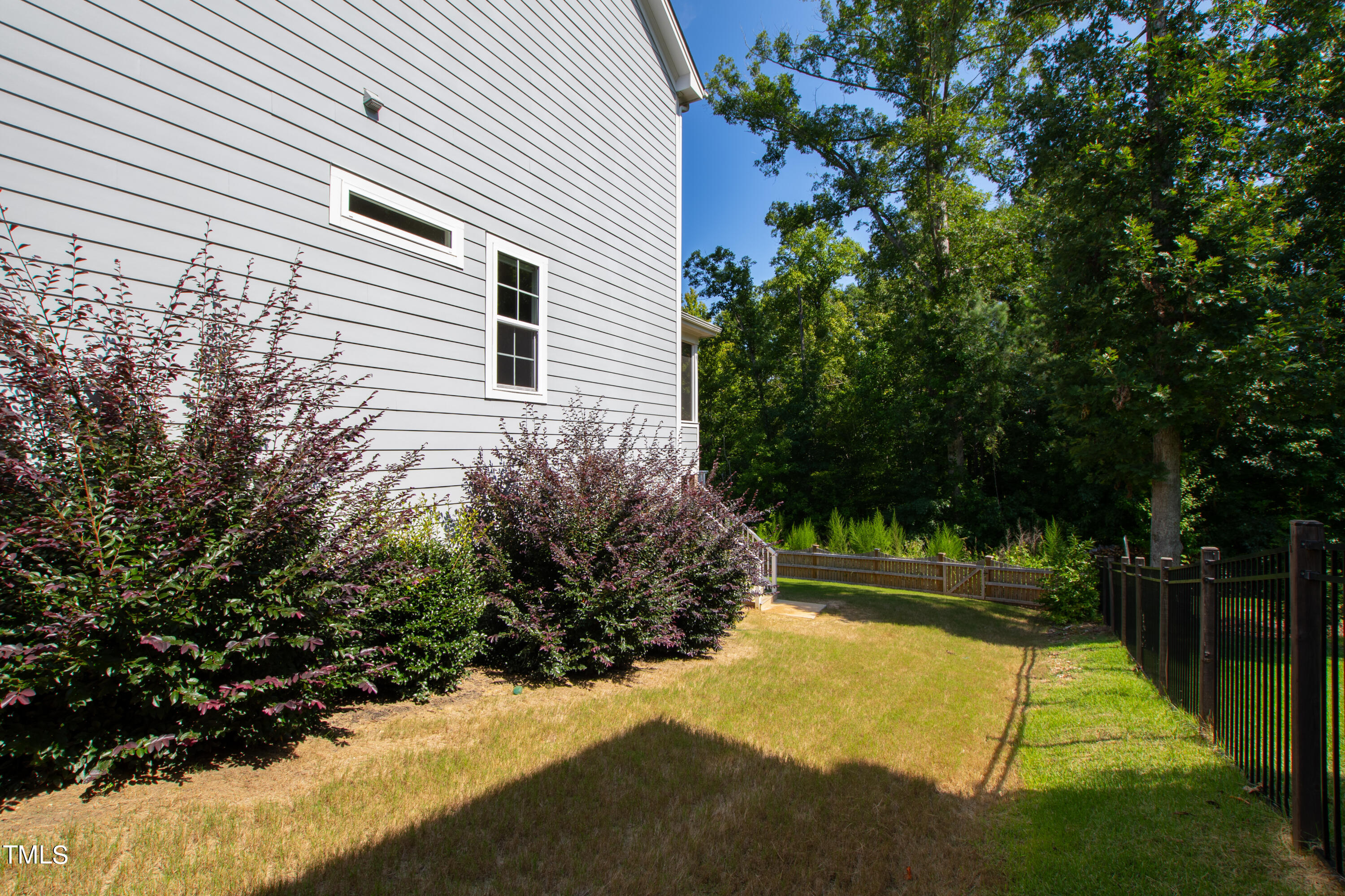 320 Harewood Place