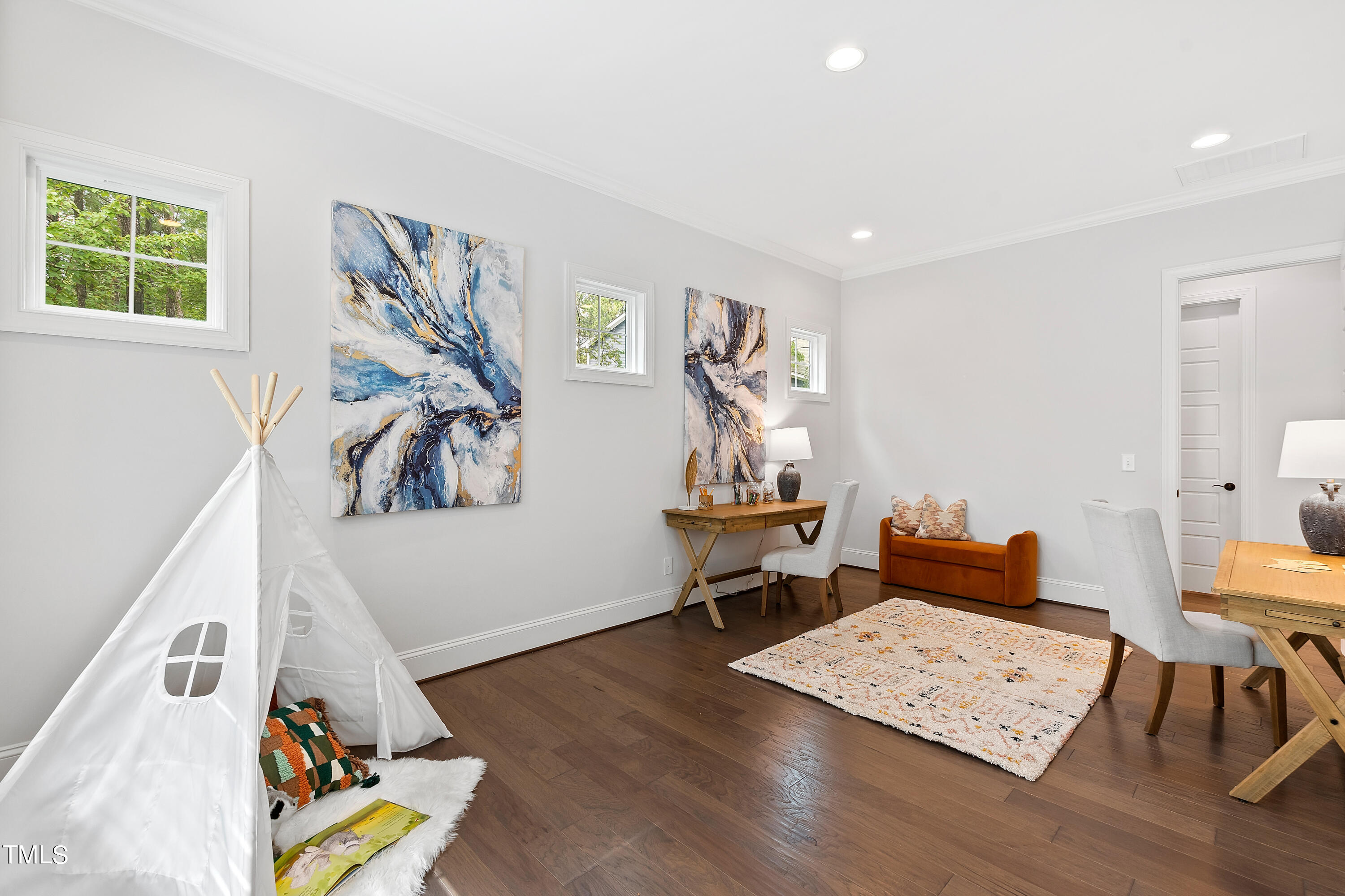 325 Hines Point Drive