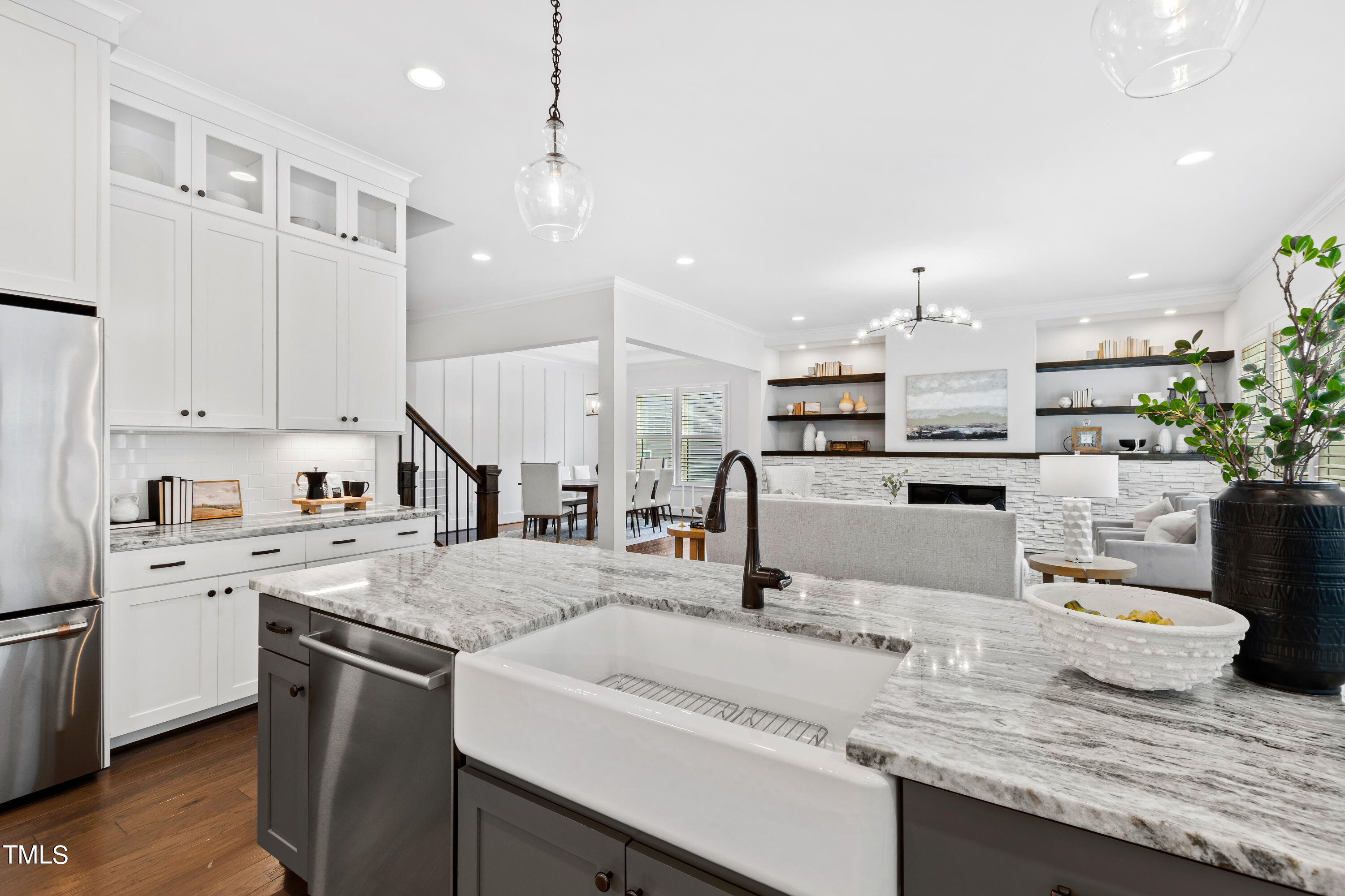 325 Hines Point Drive