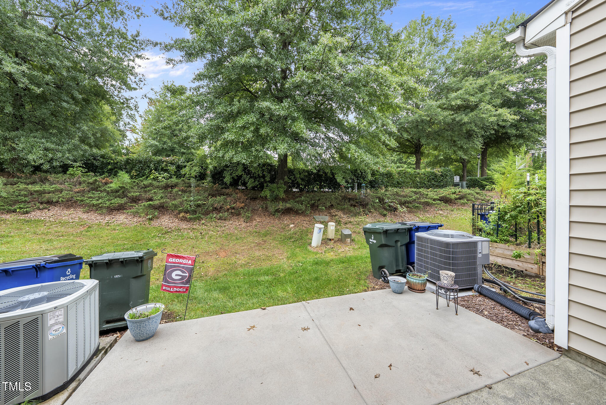 8493 Central Drive