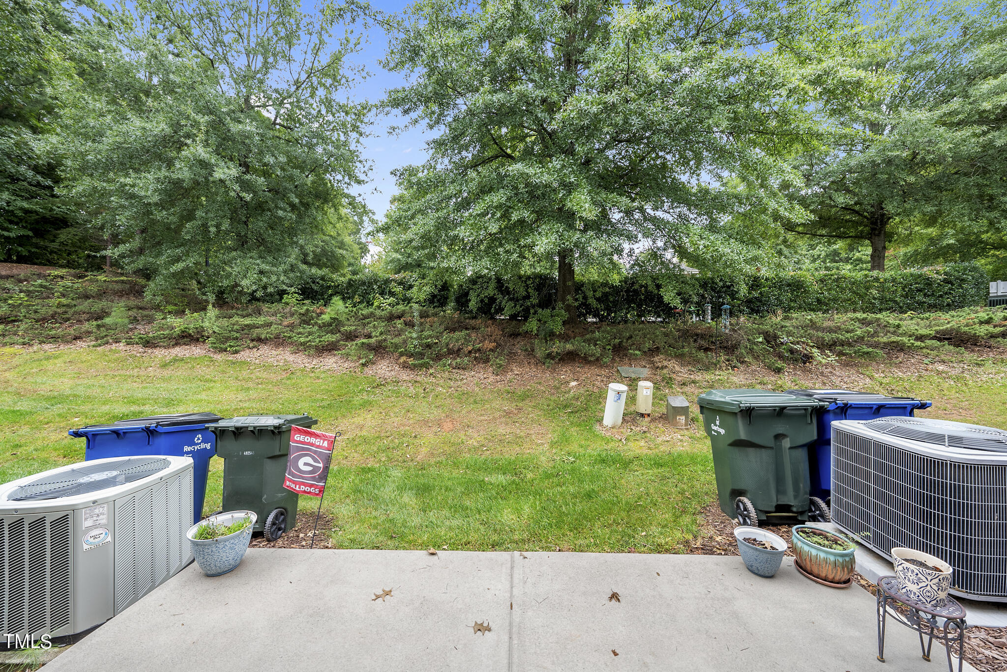 8493 Central Drive