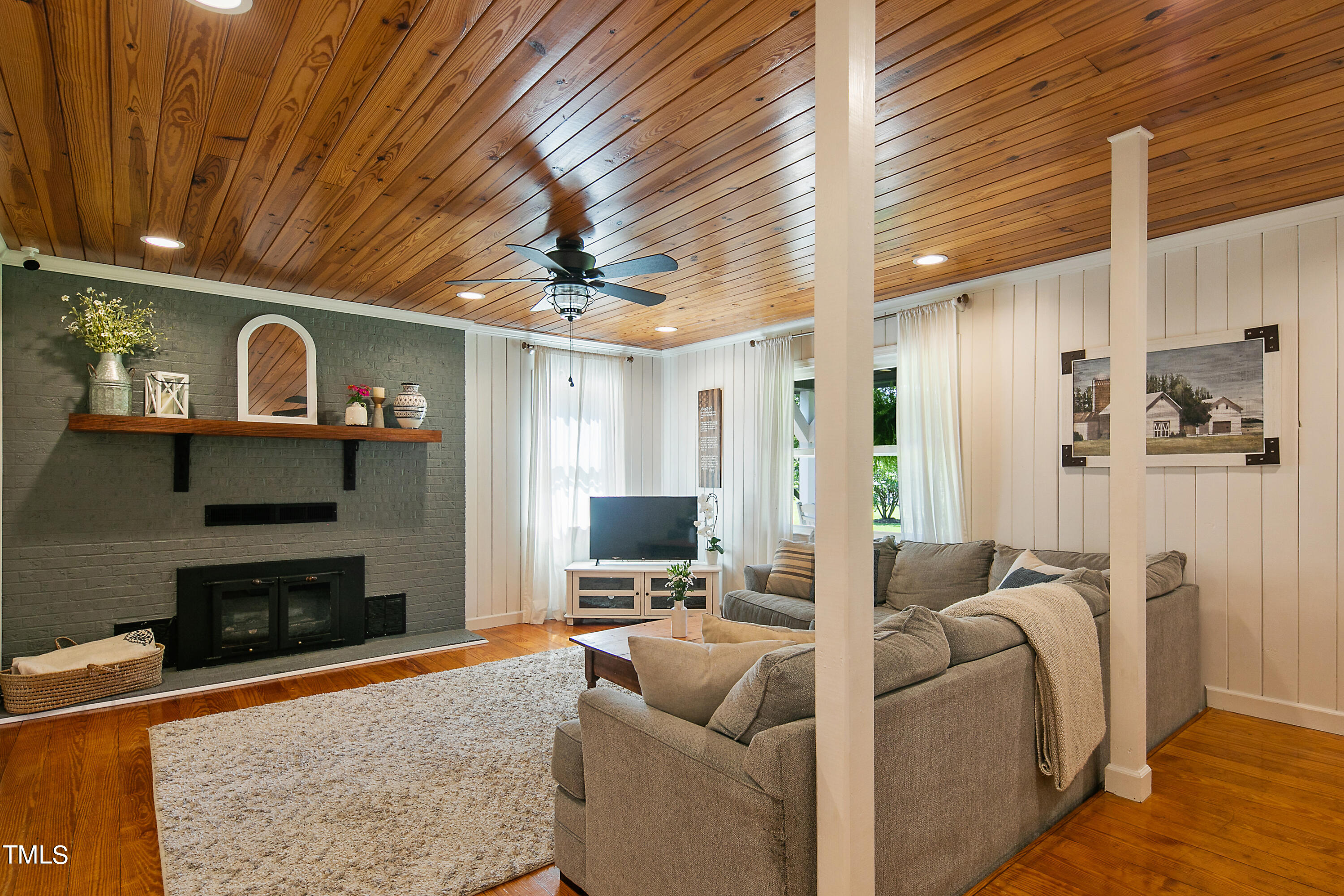 362 Lakeview Drive