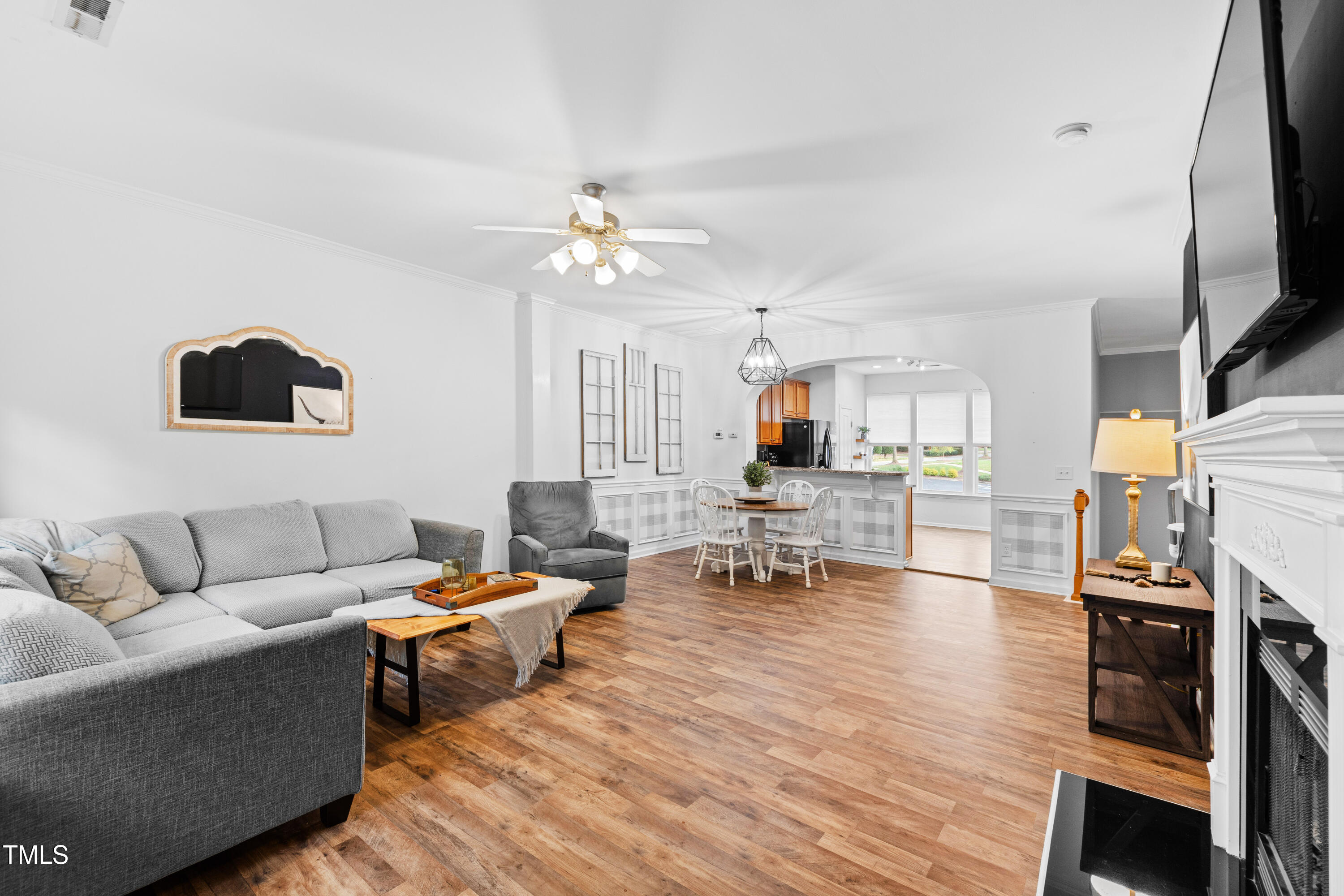 5927 Cameo Glass Way