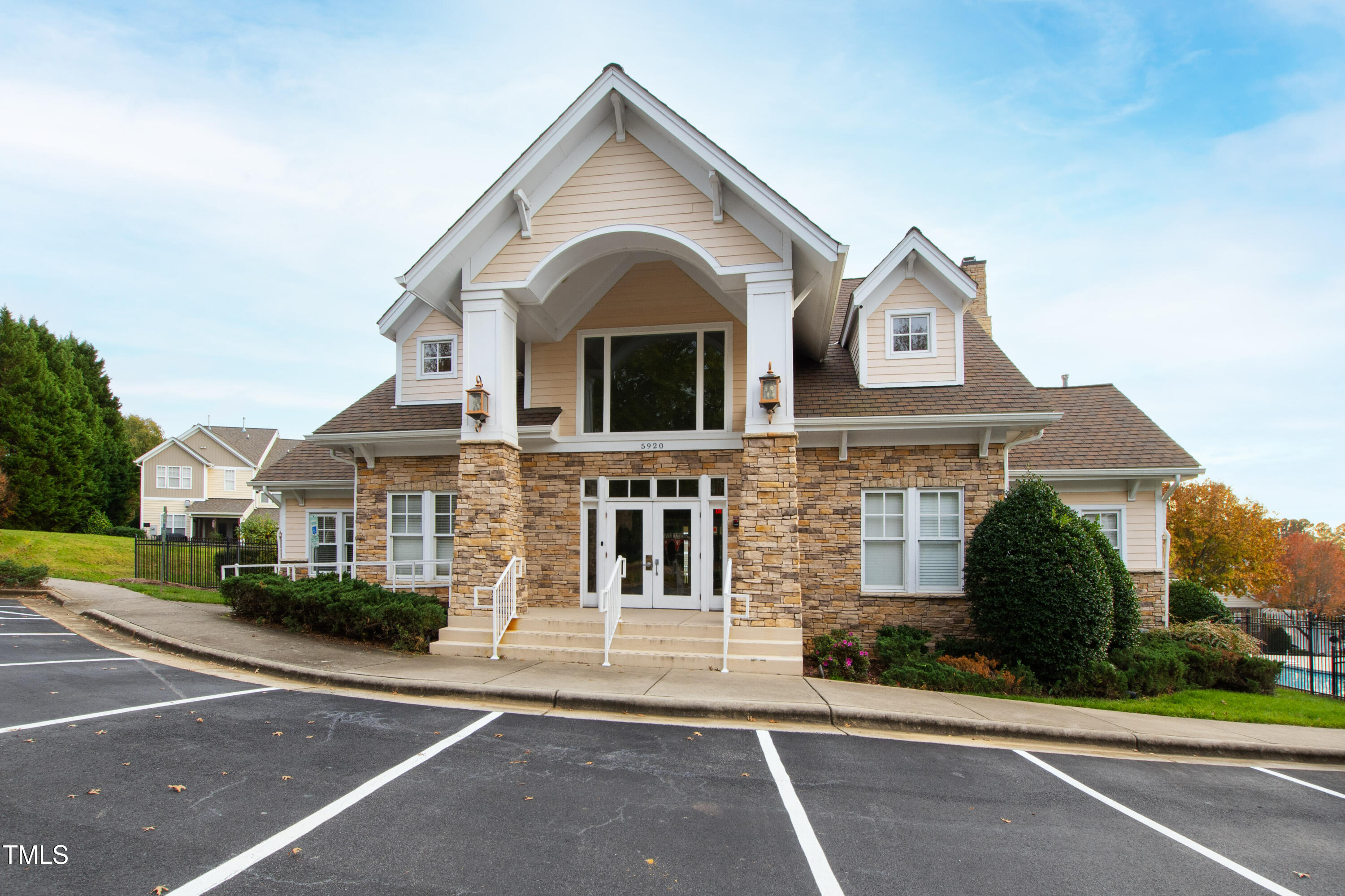 5927 Cameo Glass Way