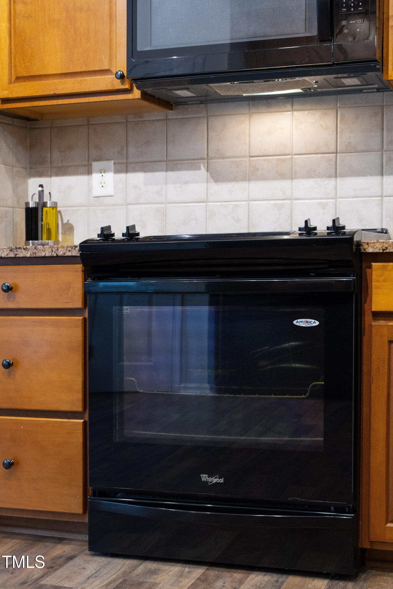 5927 Cameo Glass Way