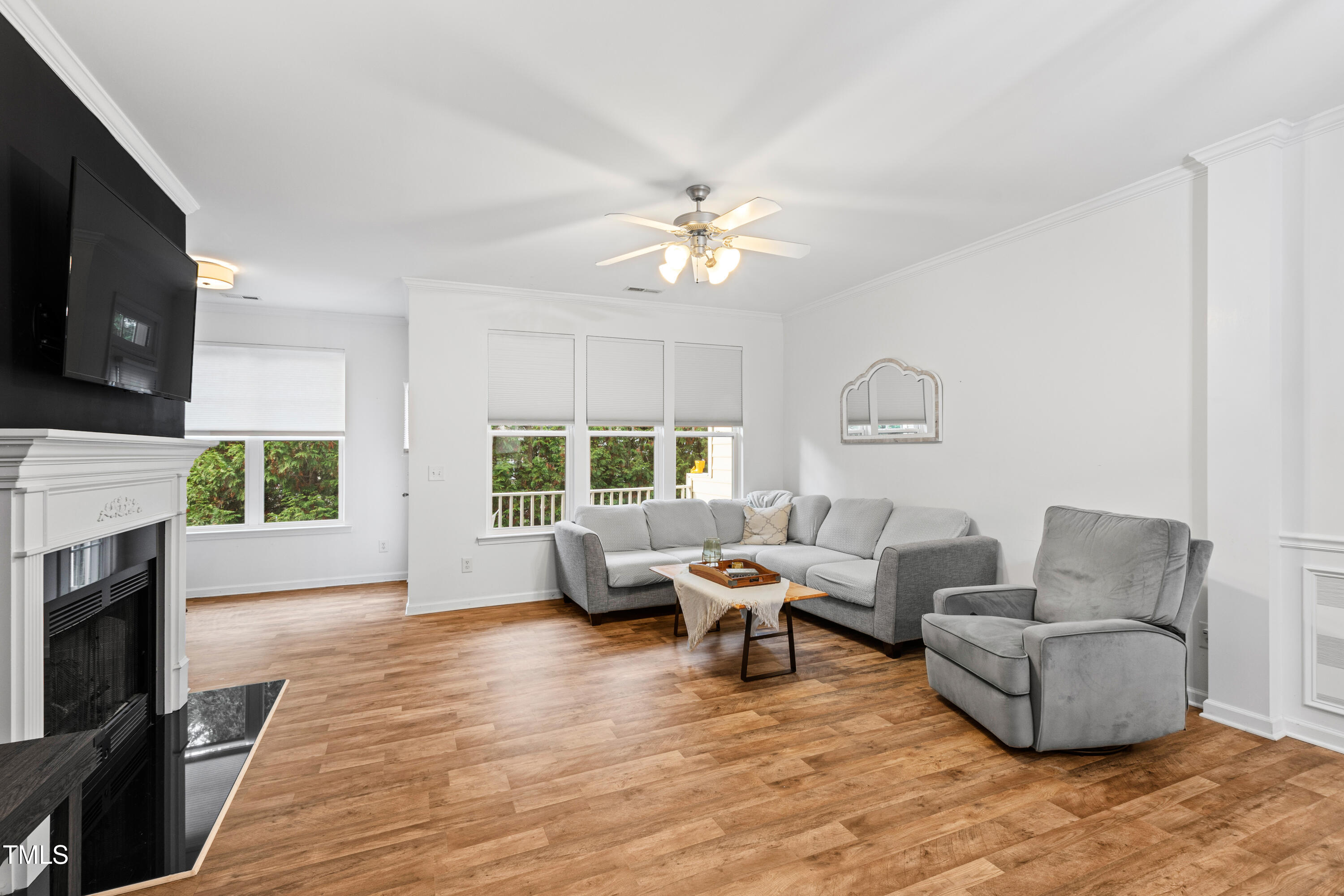 5927 Cameo Glass Way