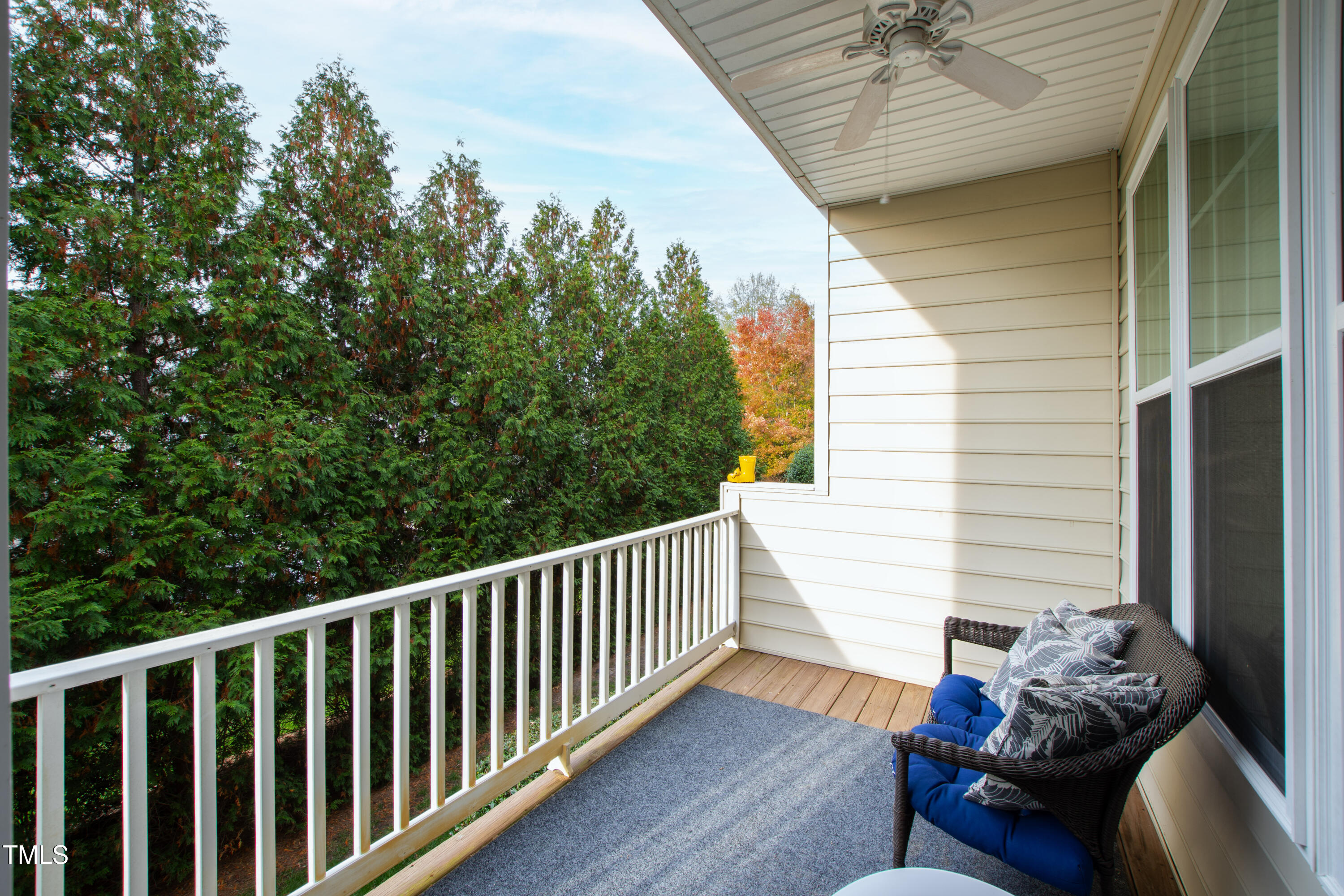 5927 Cameo Glass Way