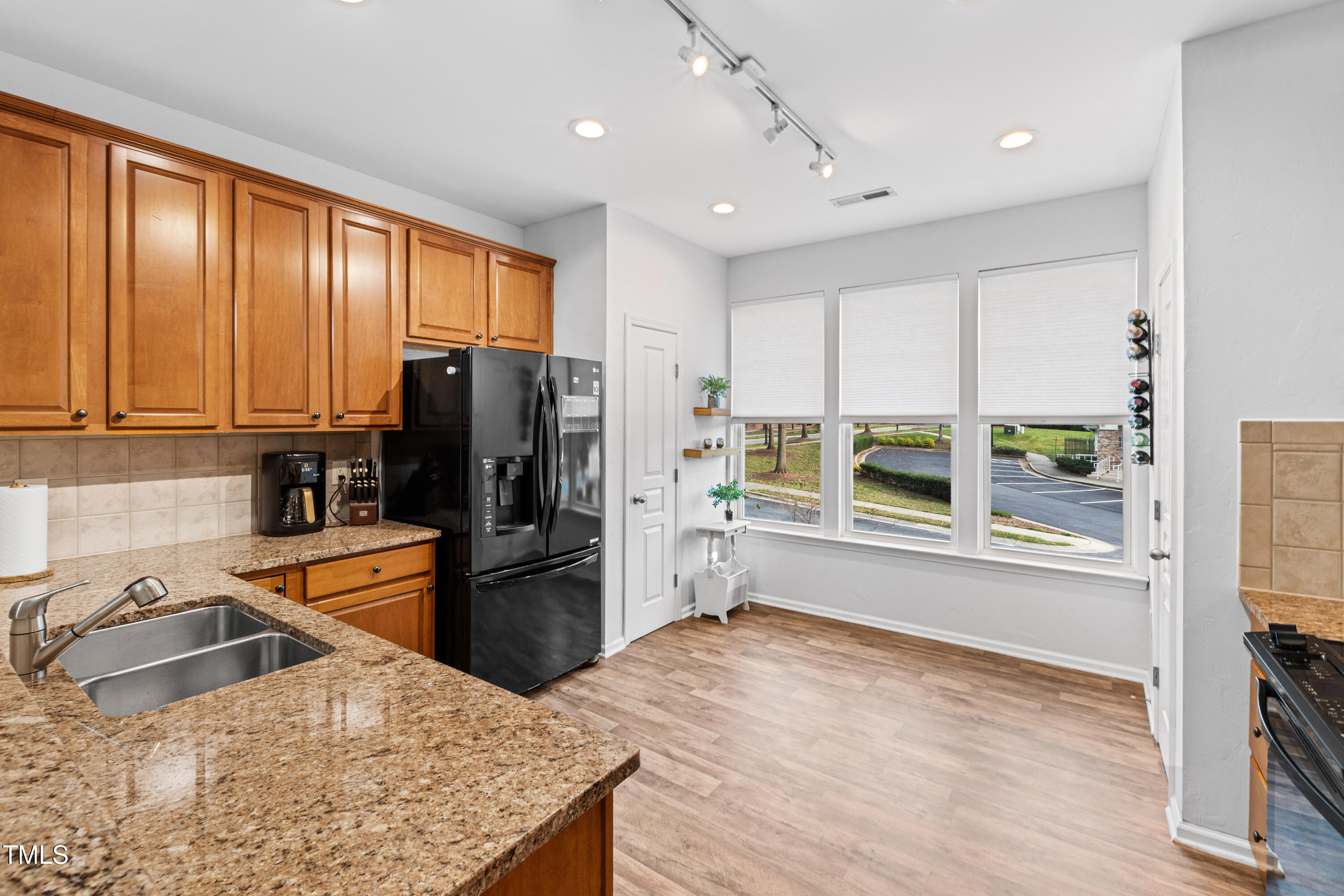 5927 Cameo Glass Way