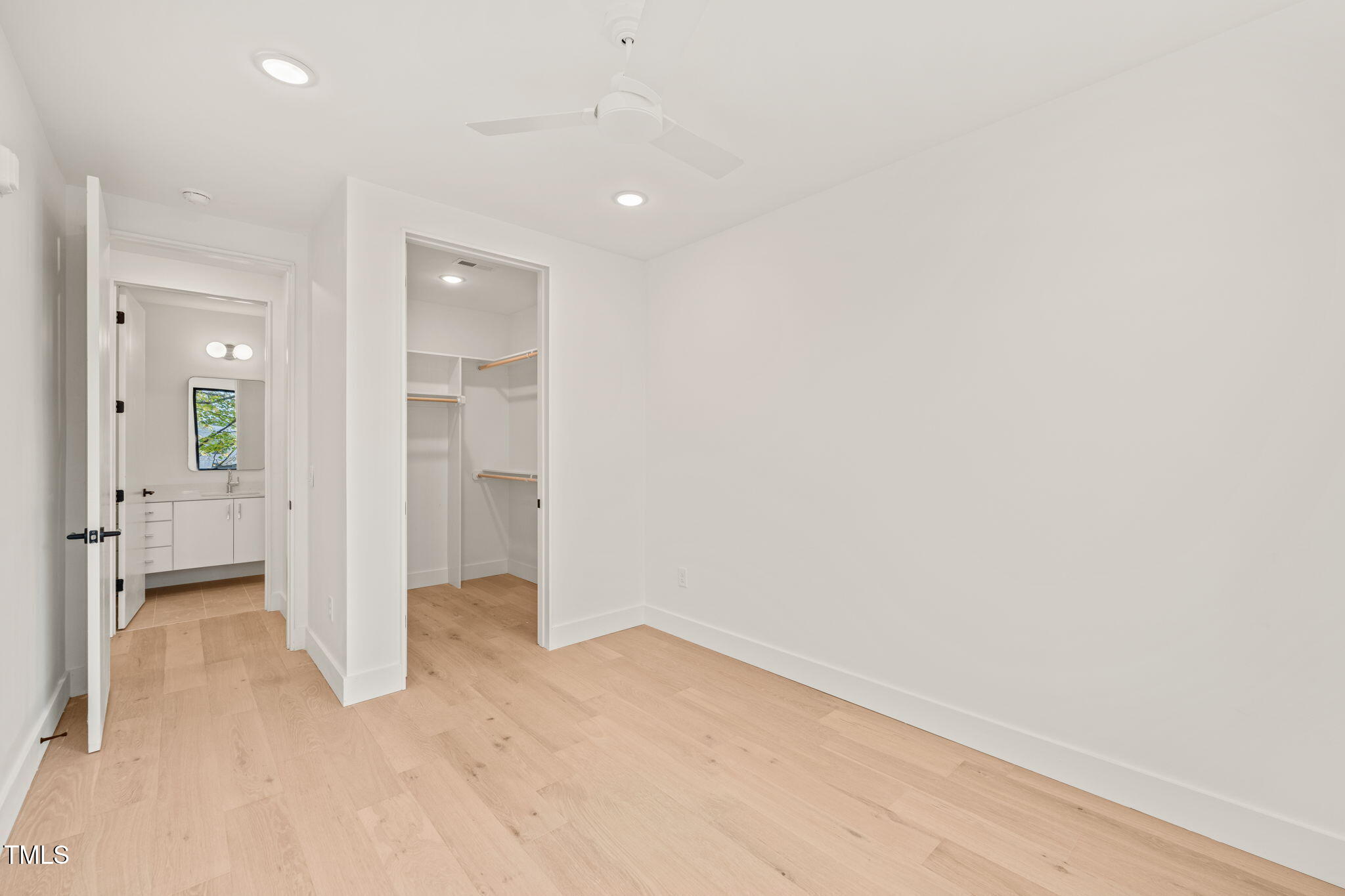 29 Enterprise Street # 203