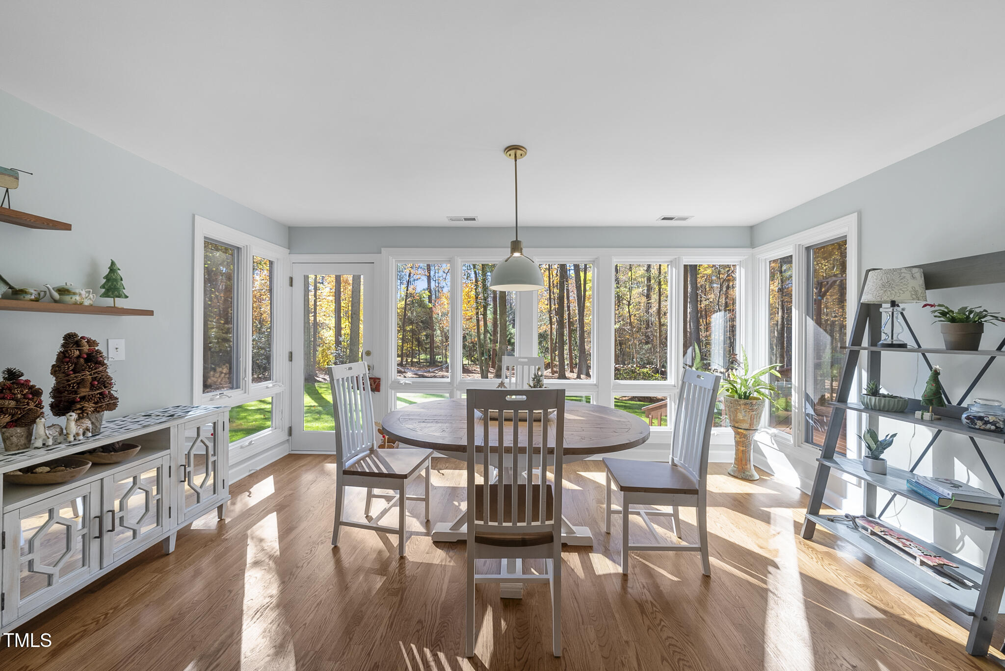 8009 Hollander Place