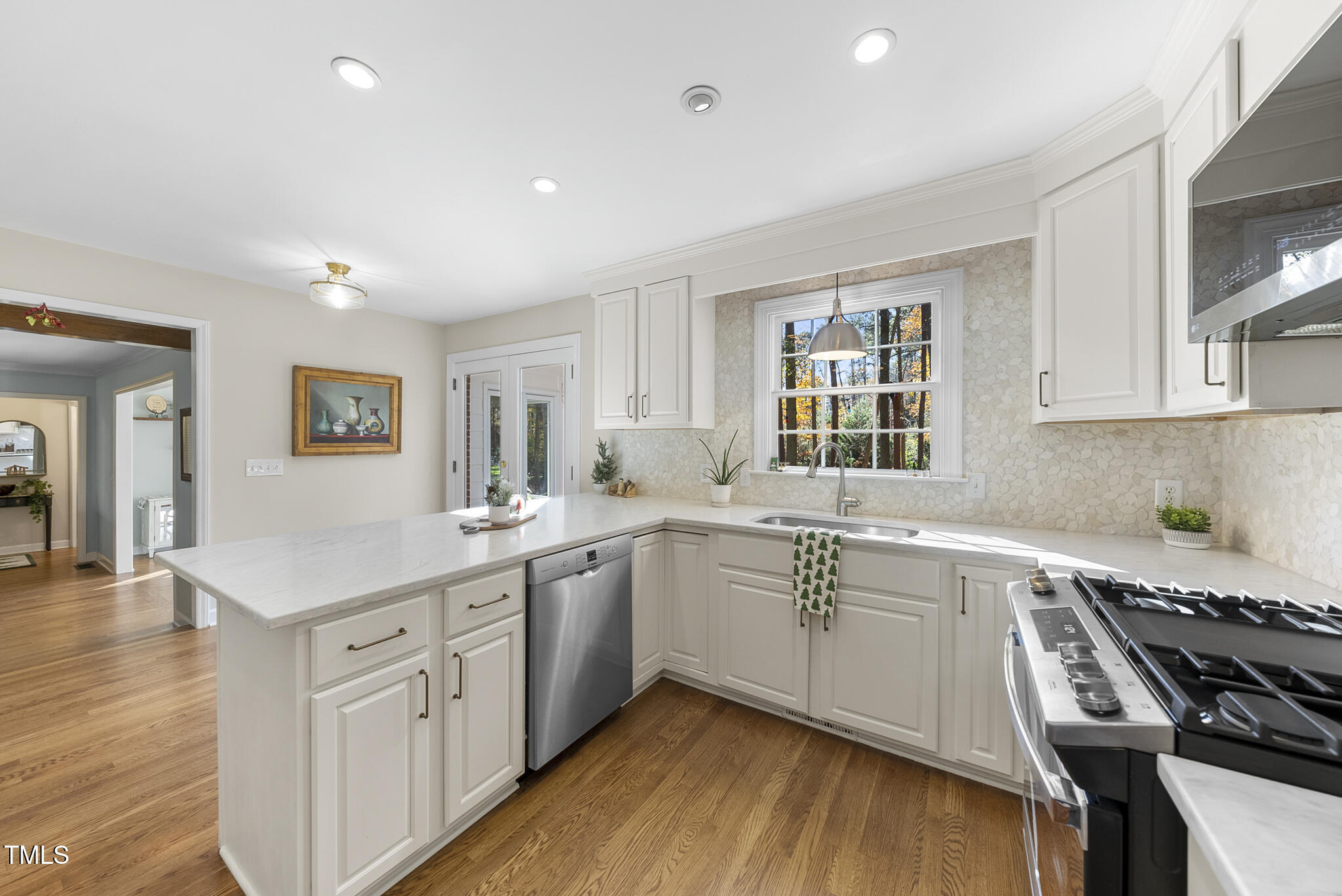 8009 Hollander Place