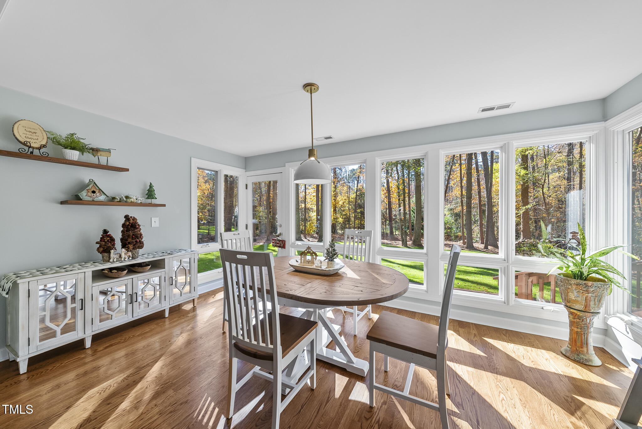 8009 Hollander Place