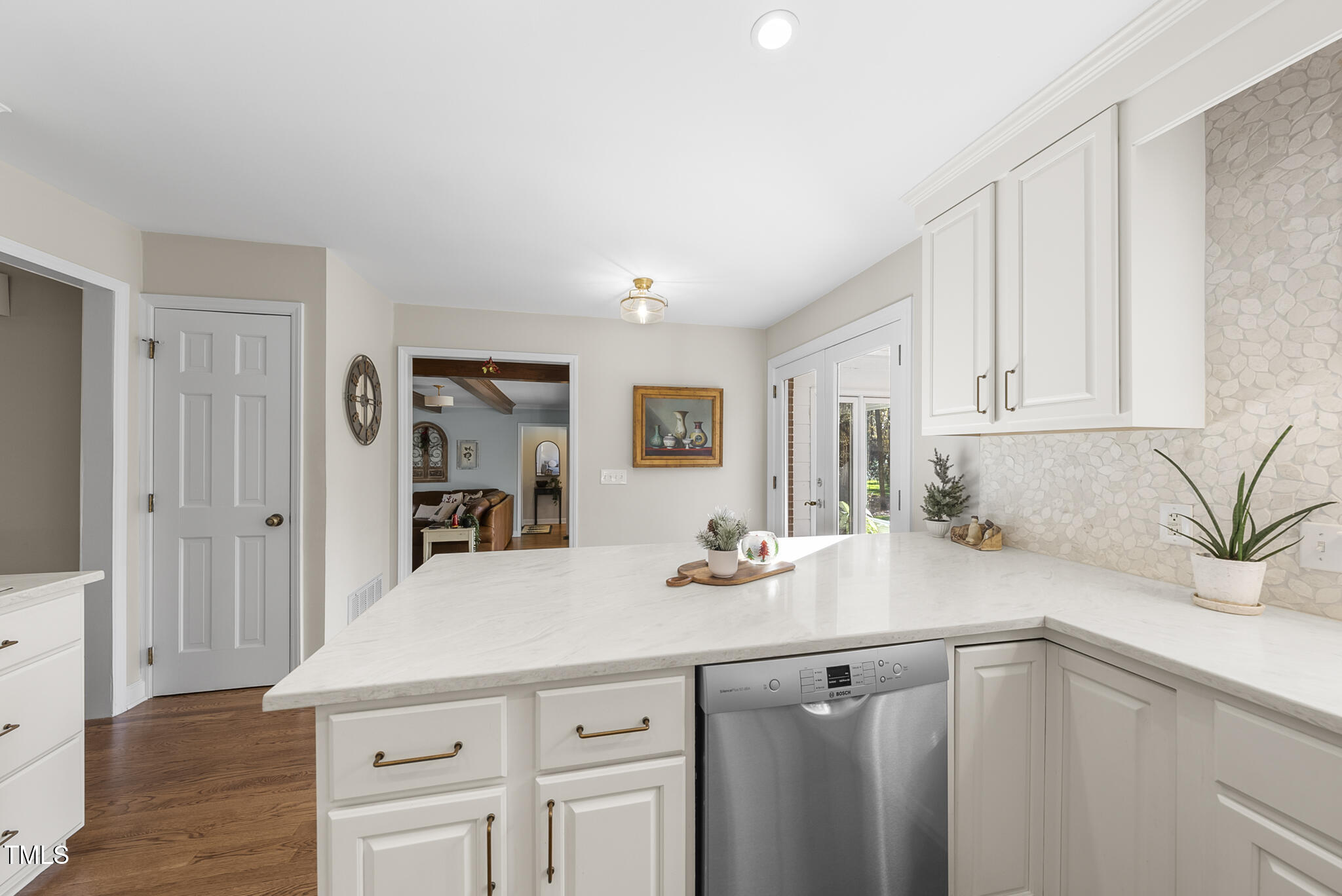 8009 Hollander Place