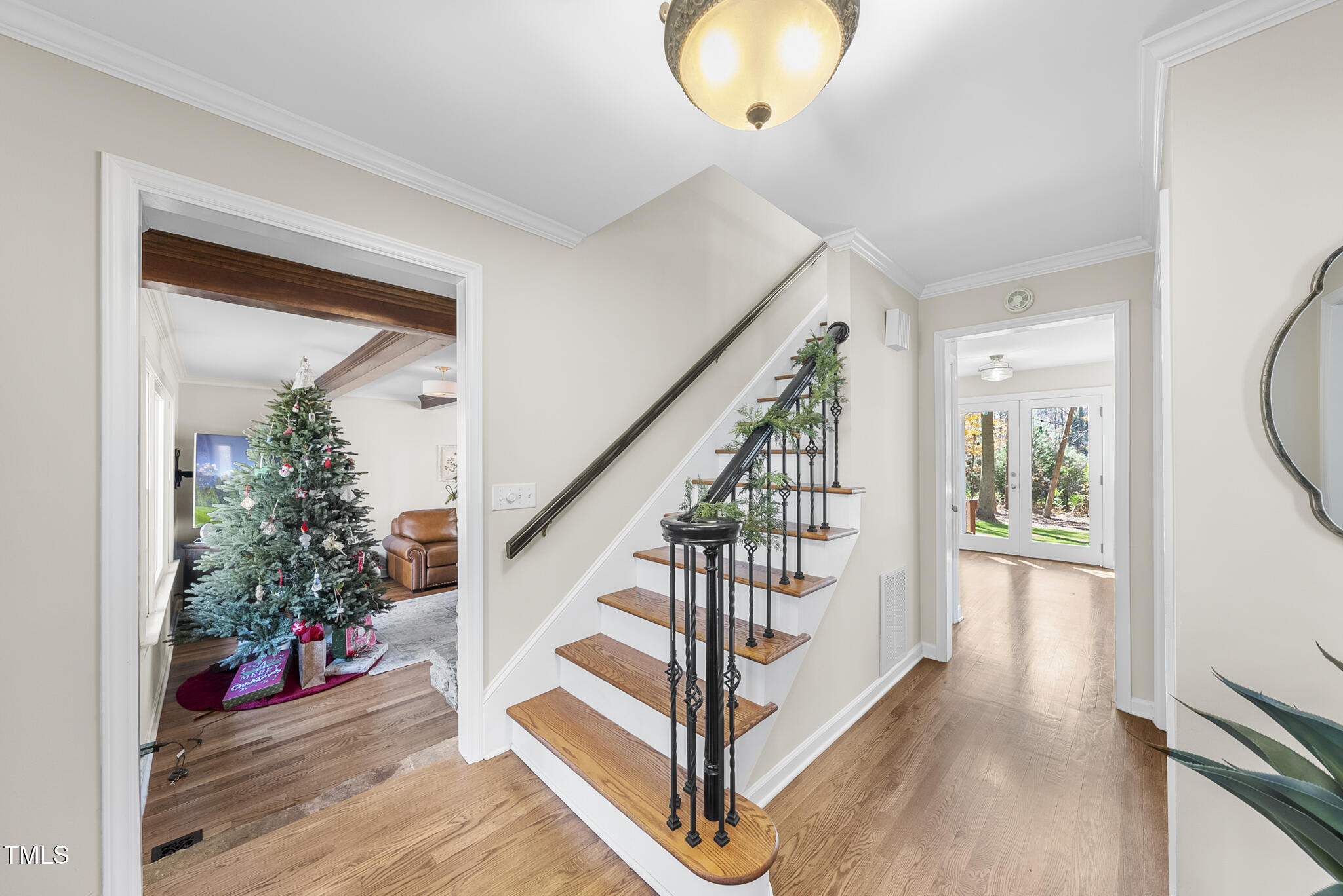 8009 Hollander Place