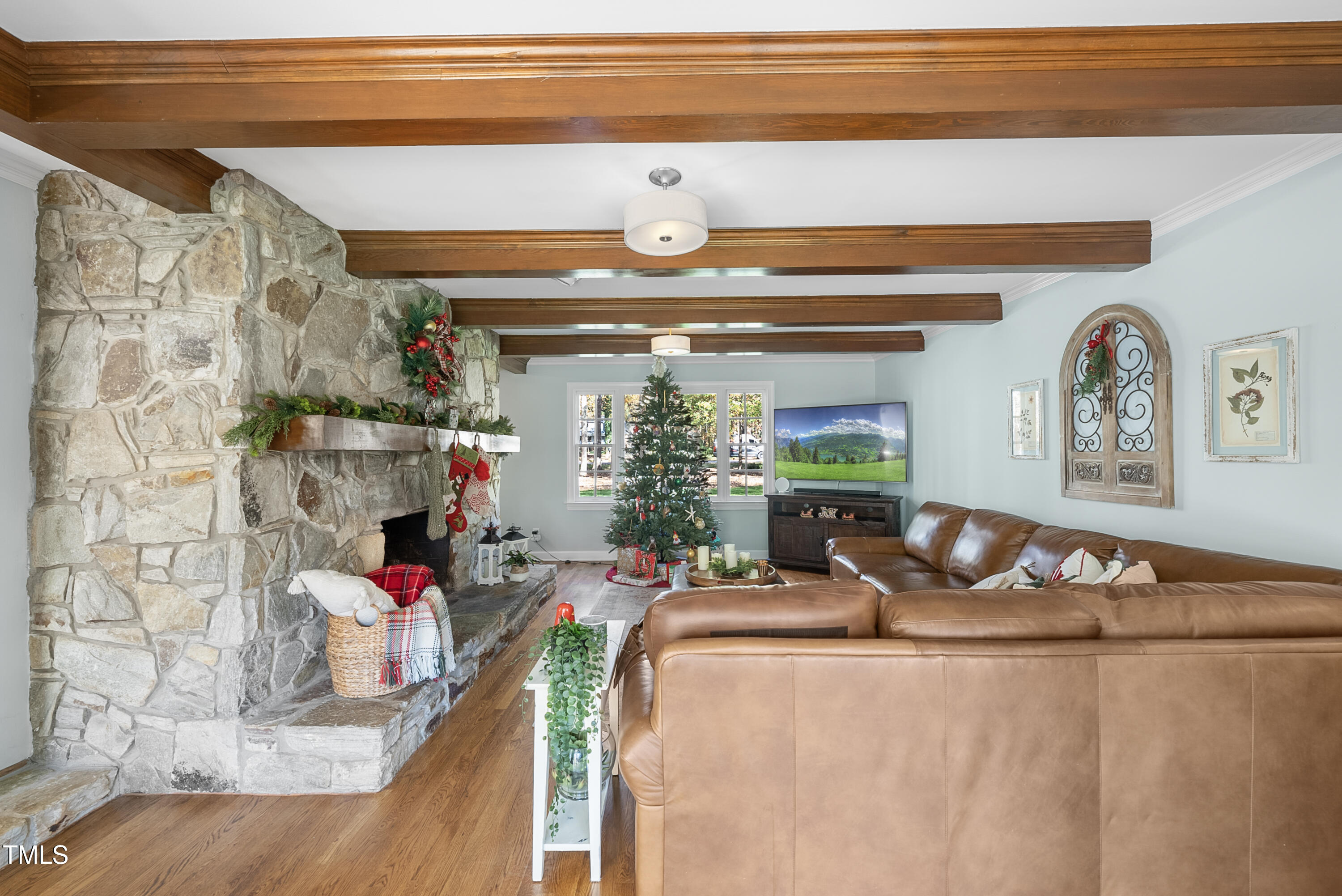 8009 Hollander Place