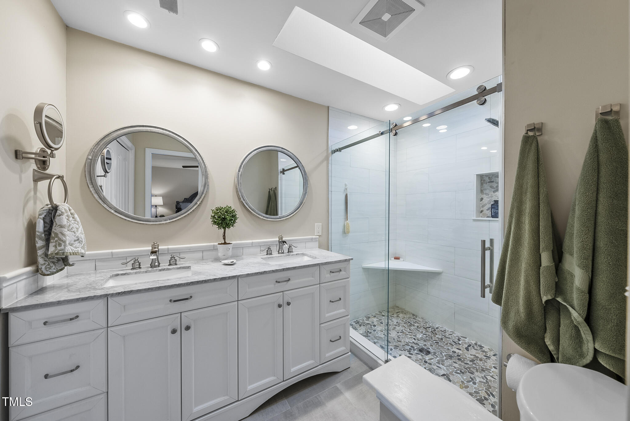 8009 Hollander Place