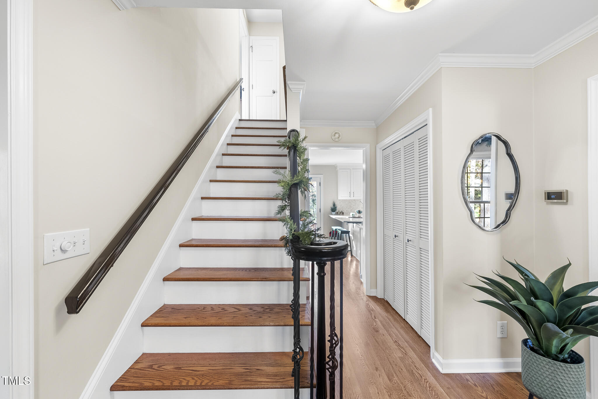 8009 Hollander Place