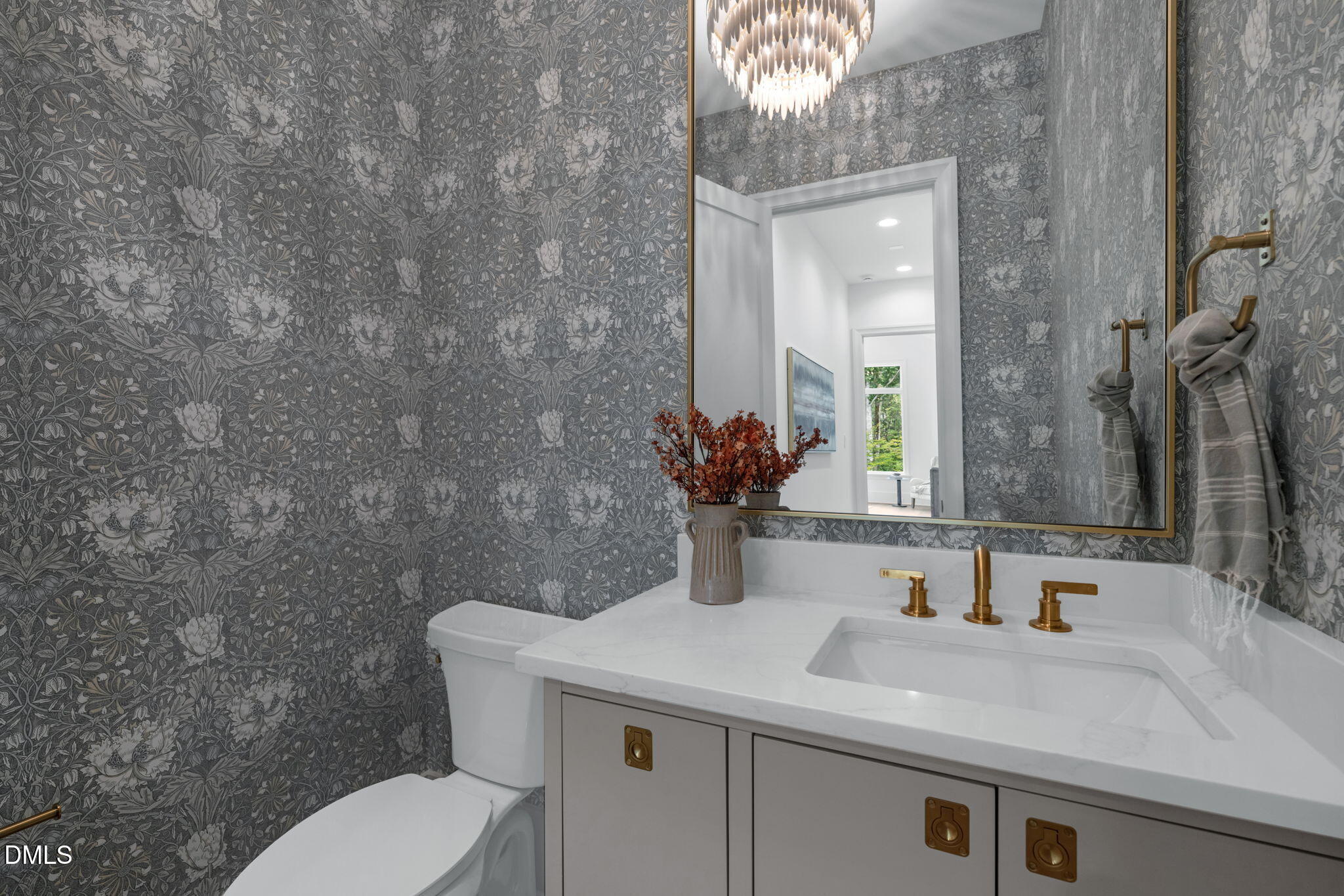 1609 Legacy Ridge Lane