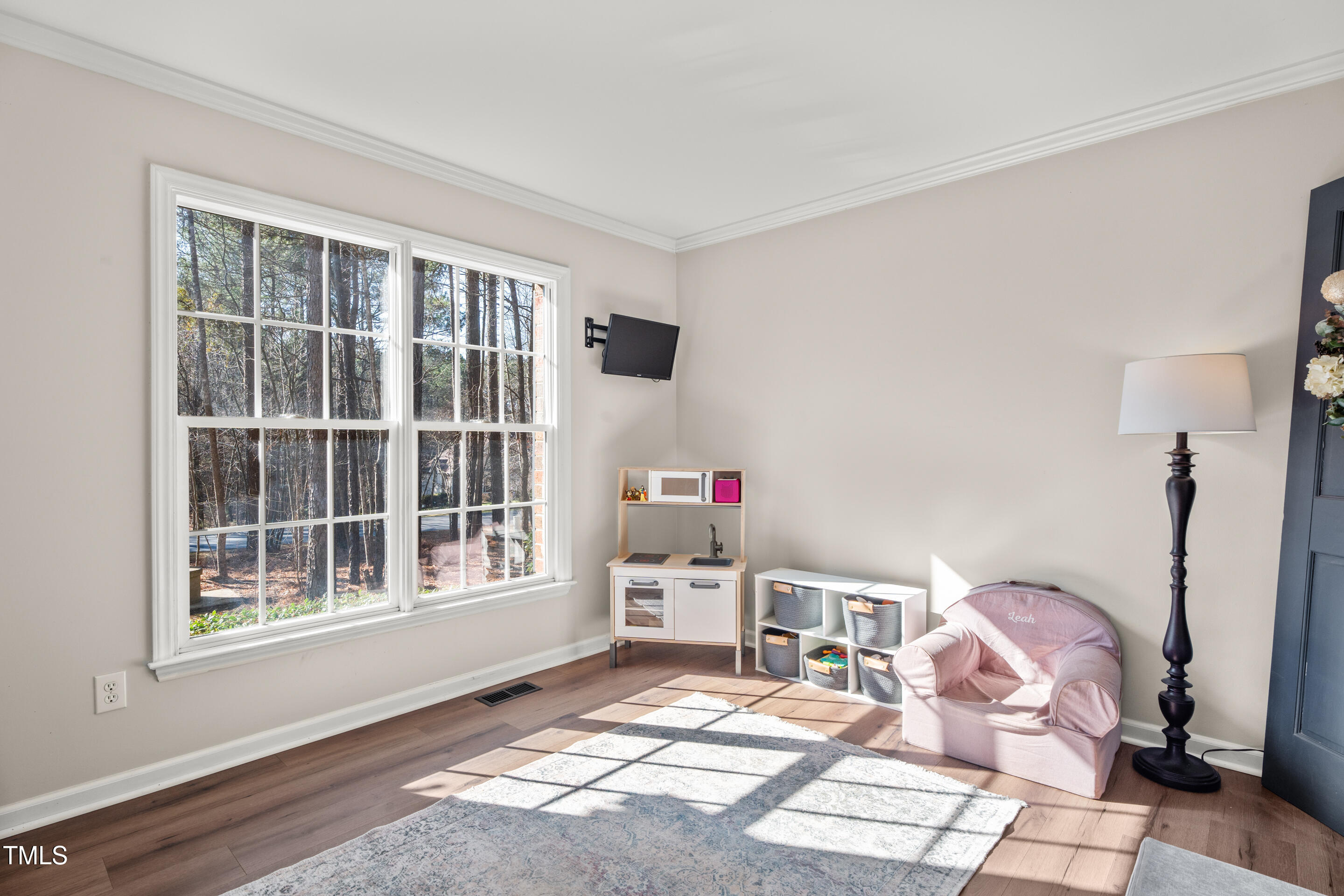 350 Longwood Drive
