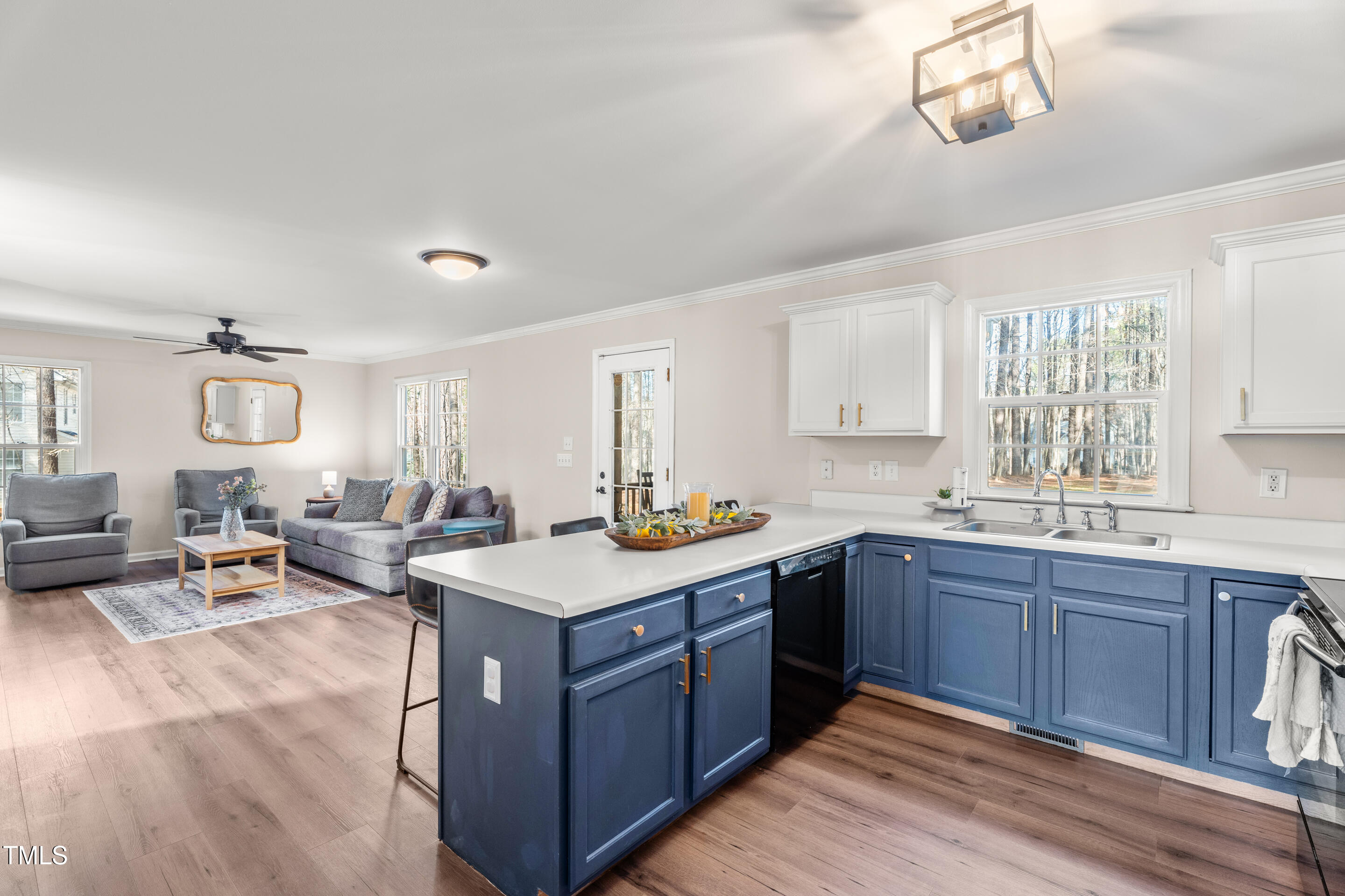 350 Longwood Drive