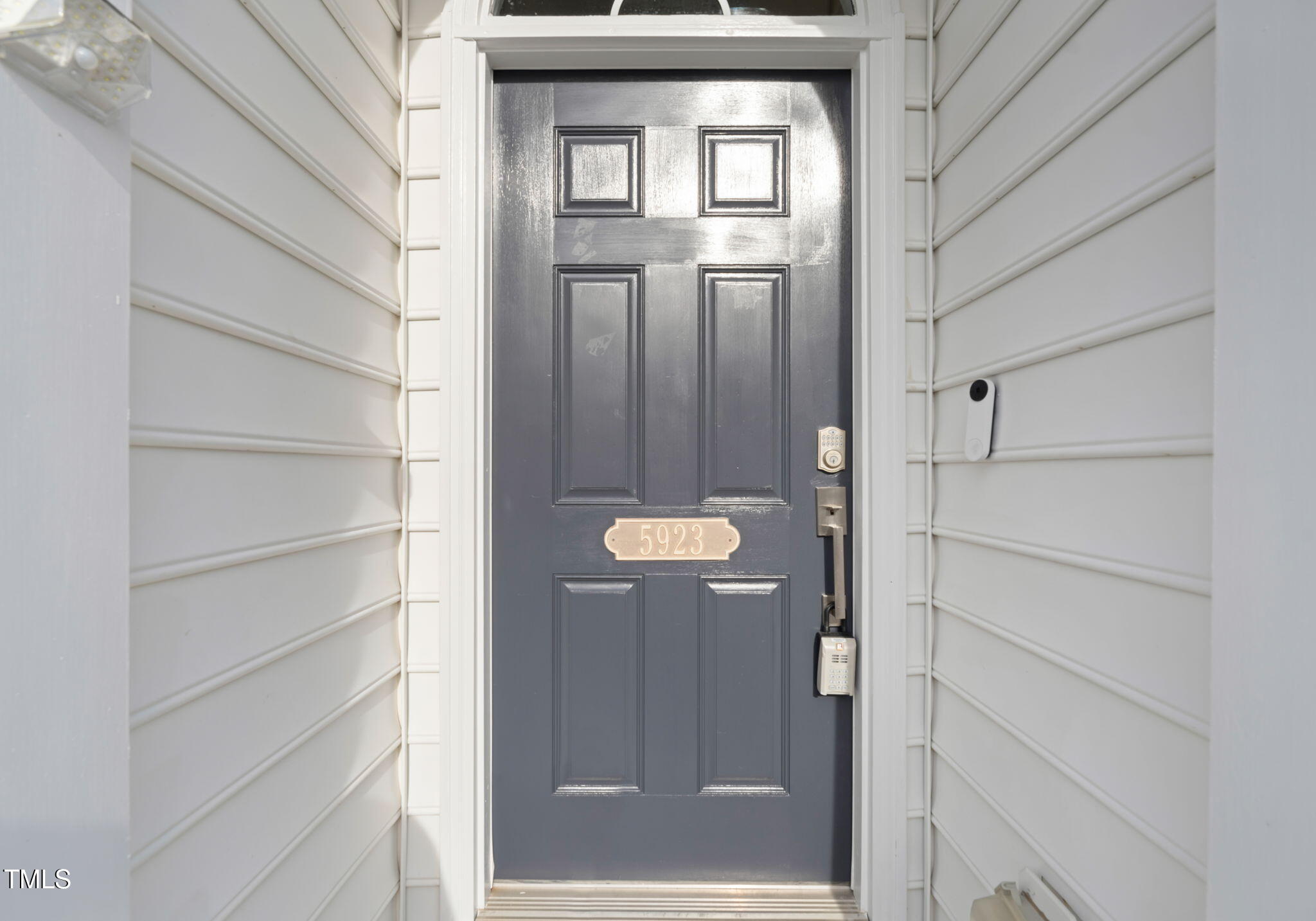 5923 Cameo Glass Way