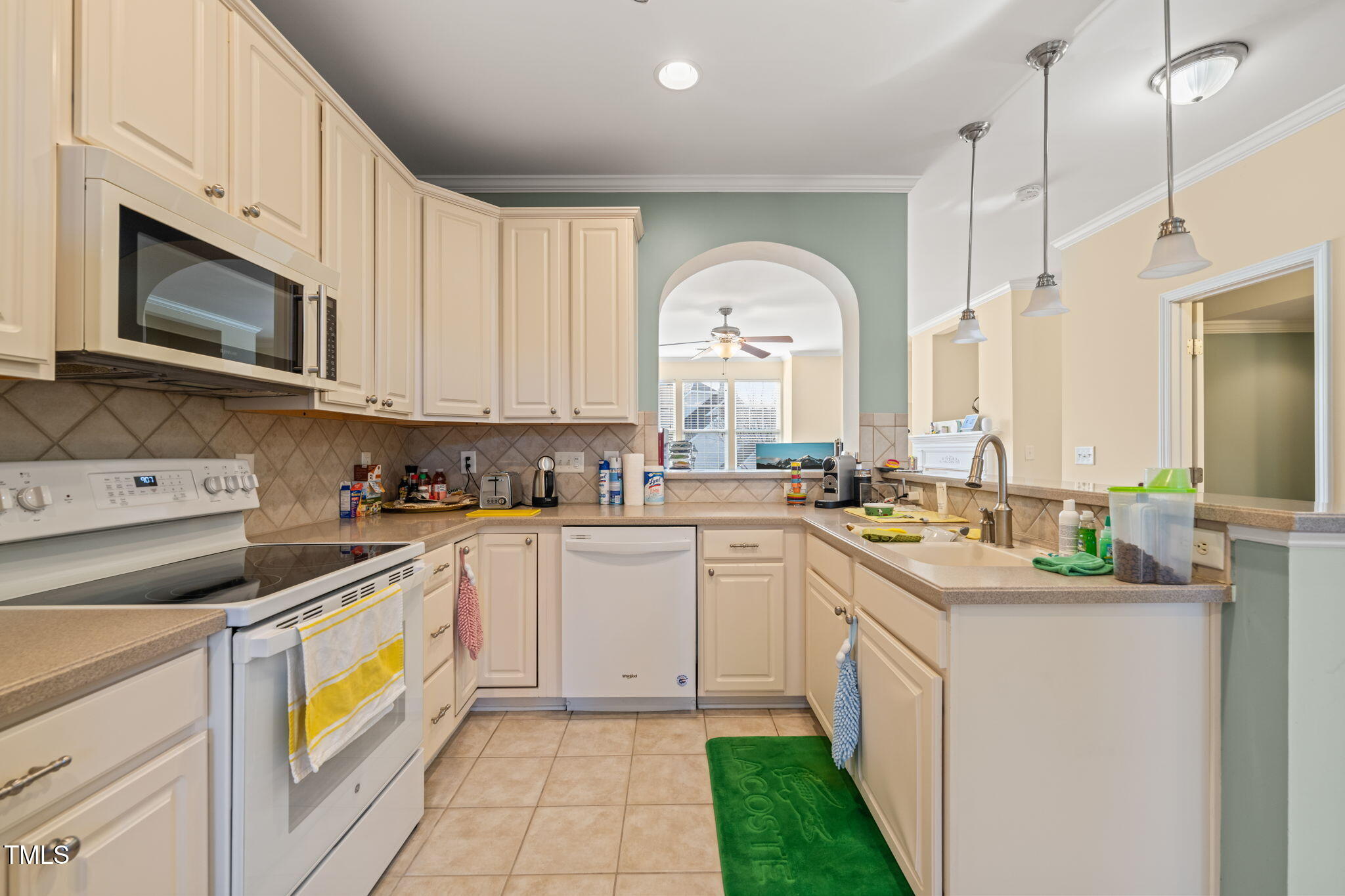 5923 Cameo Glass Way