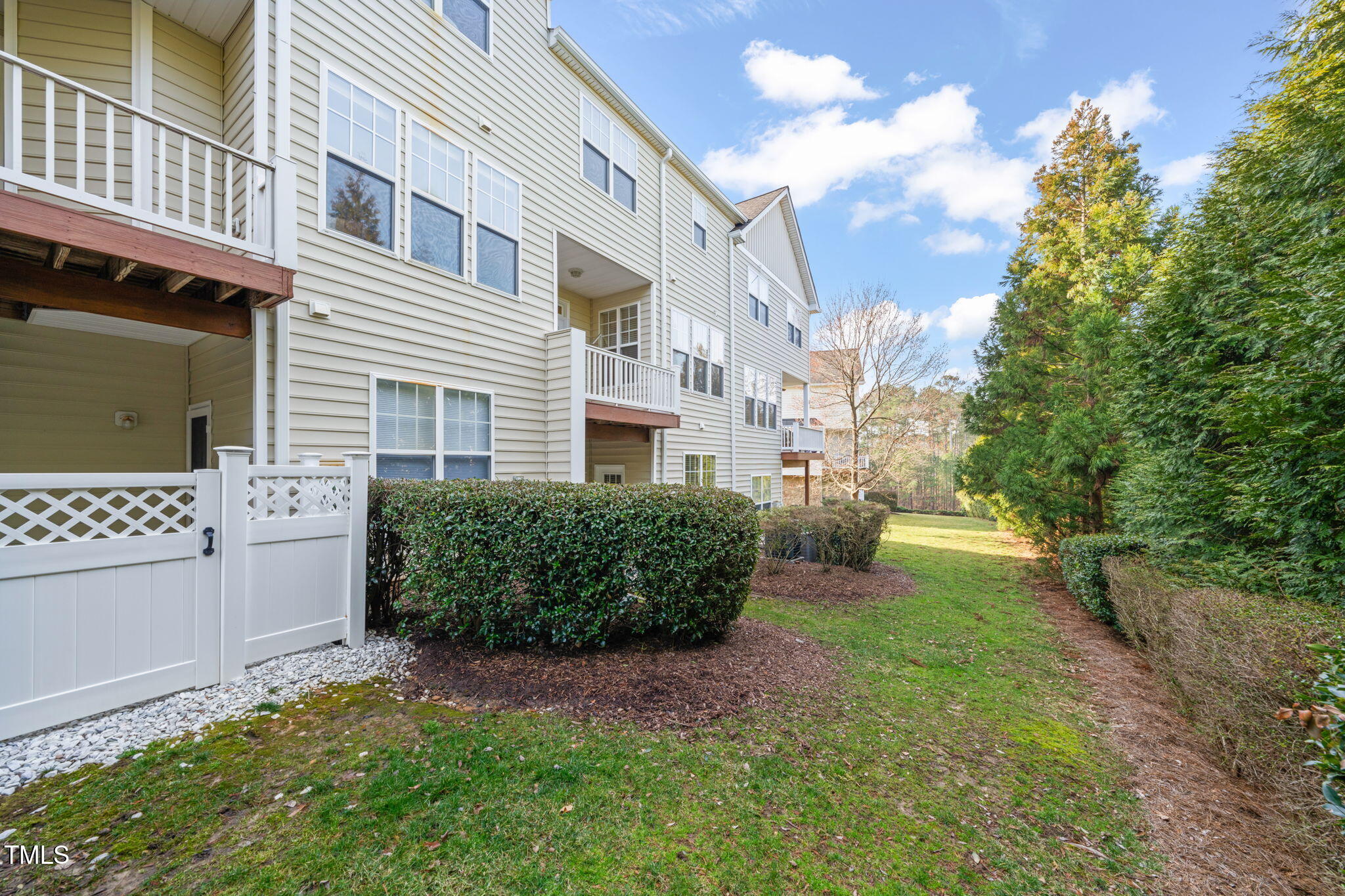 5923 Cameo Glass Way