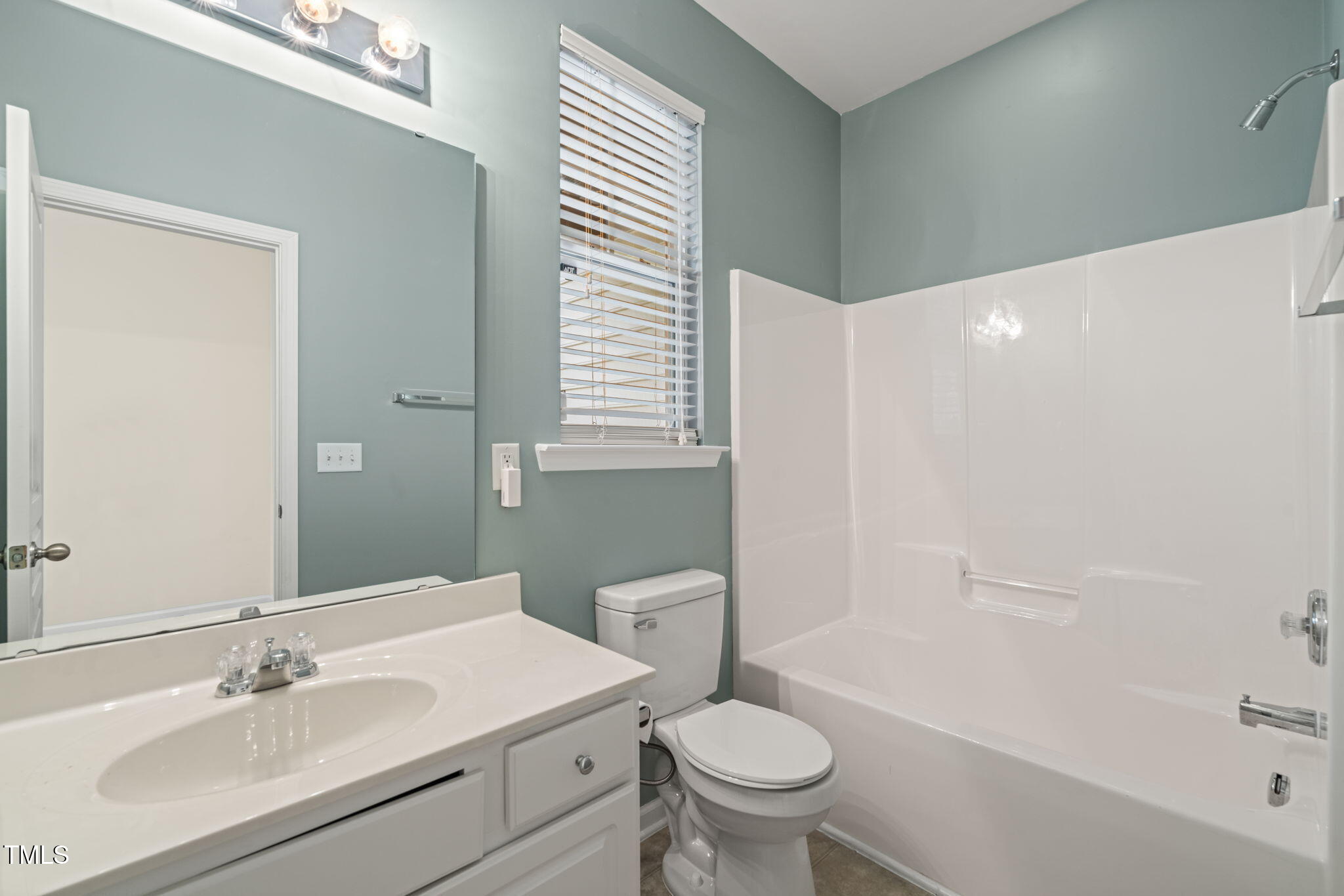 5923 Cameo Glass Way
