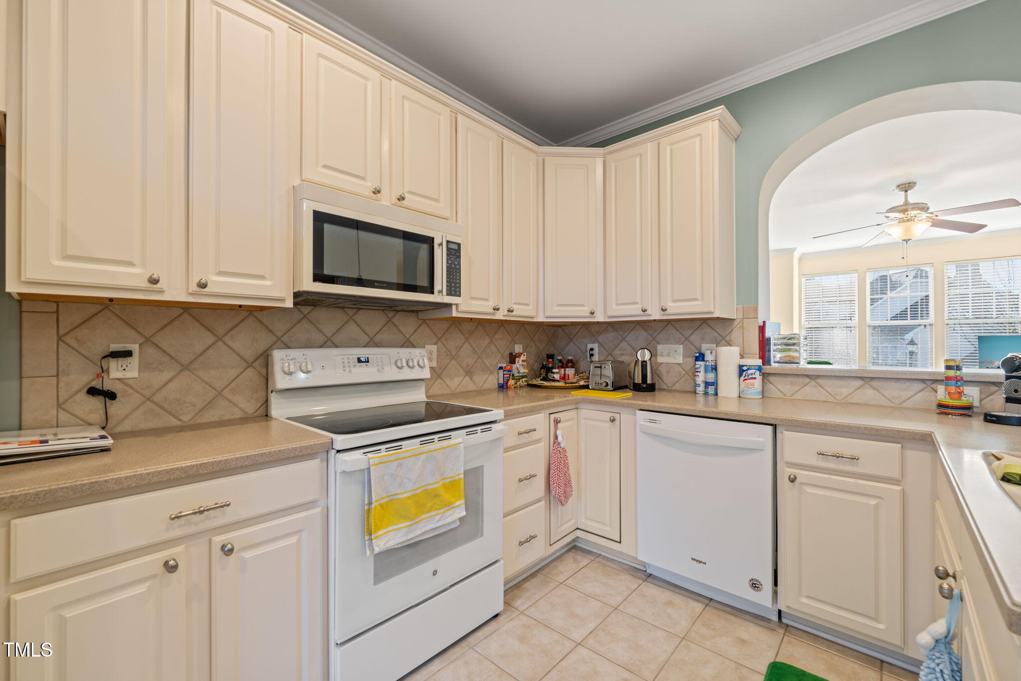 5923 Cameo Glass Way