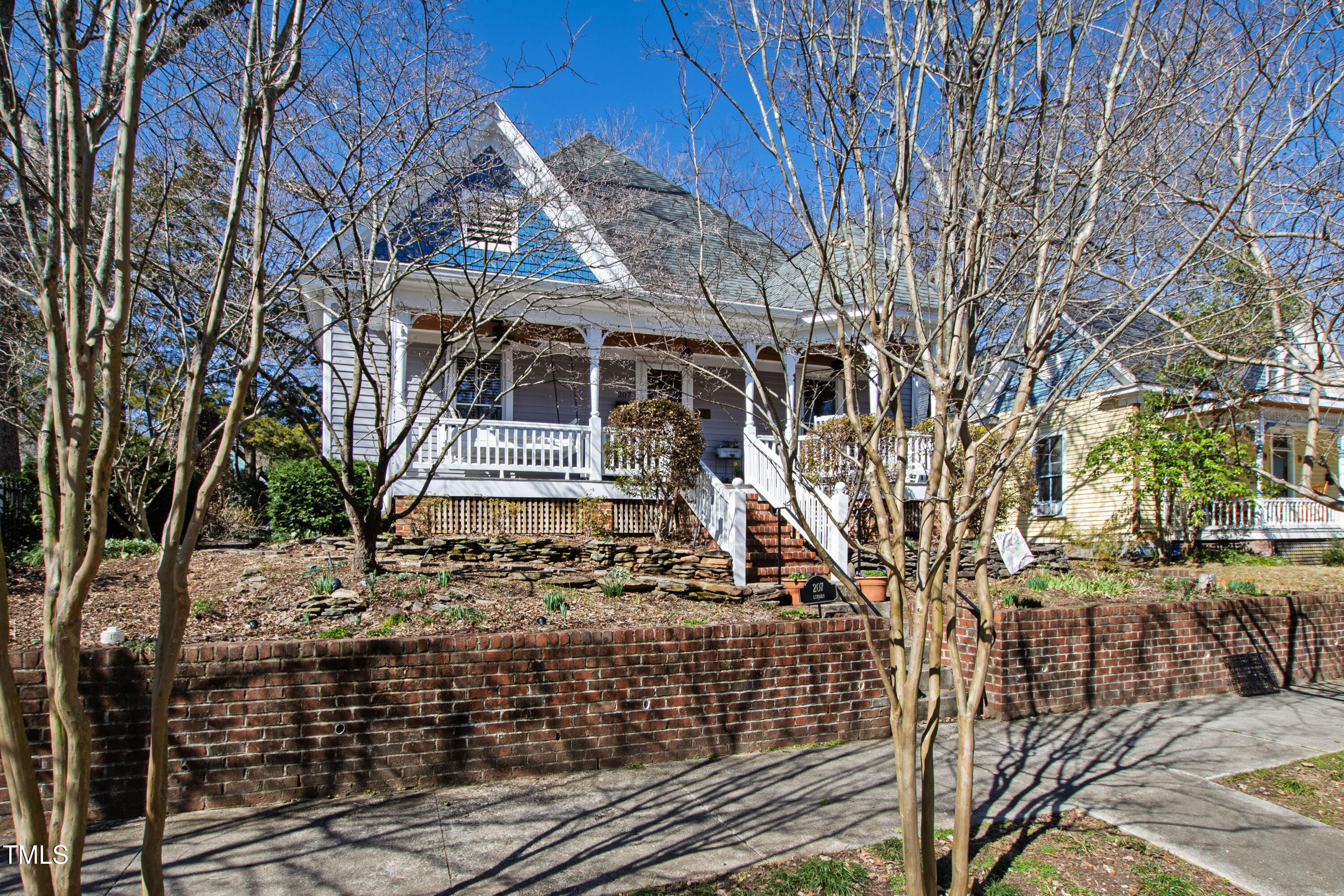 207 Linden Avenue