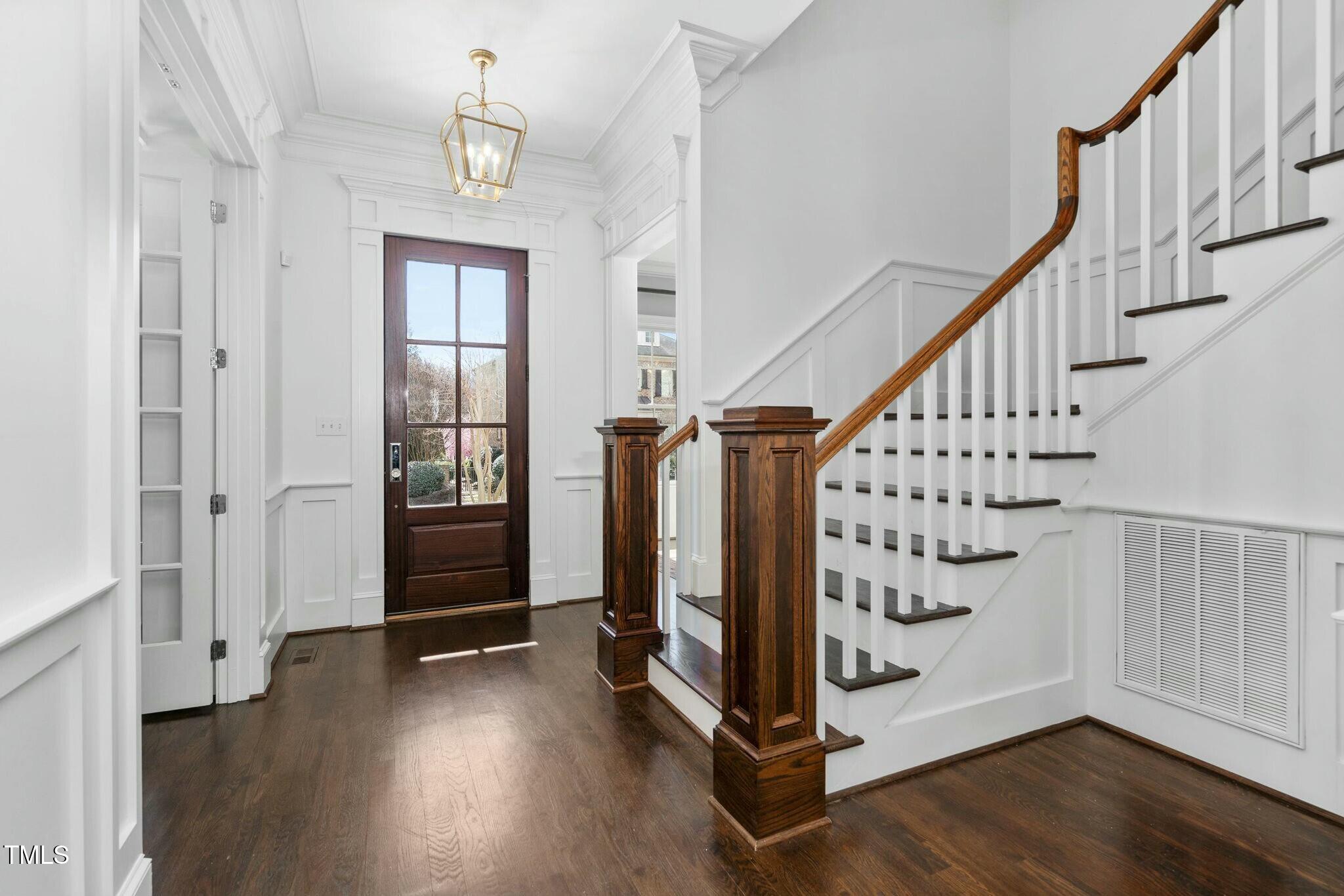 543 Guilford Circle