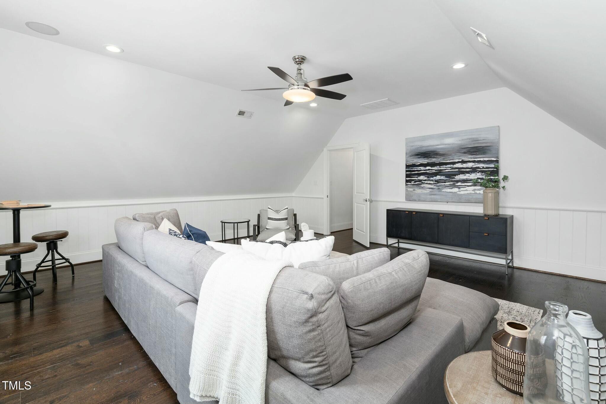 543 Guilford Circle