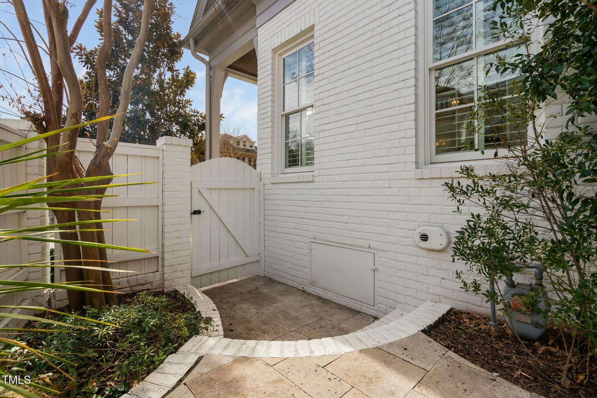 543 Guilford Circle