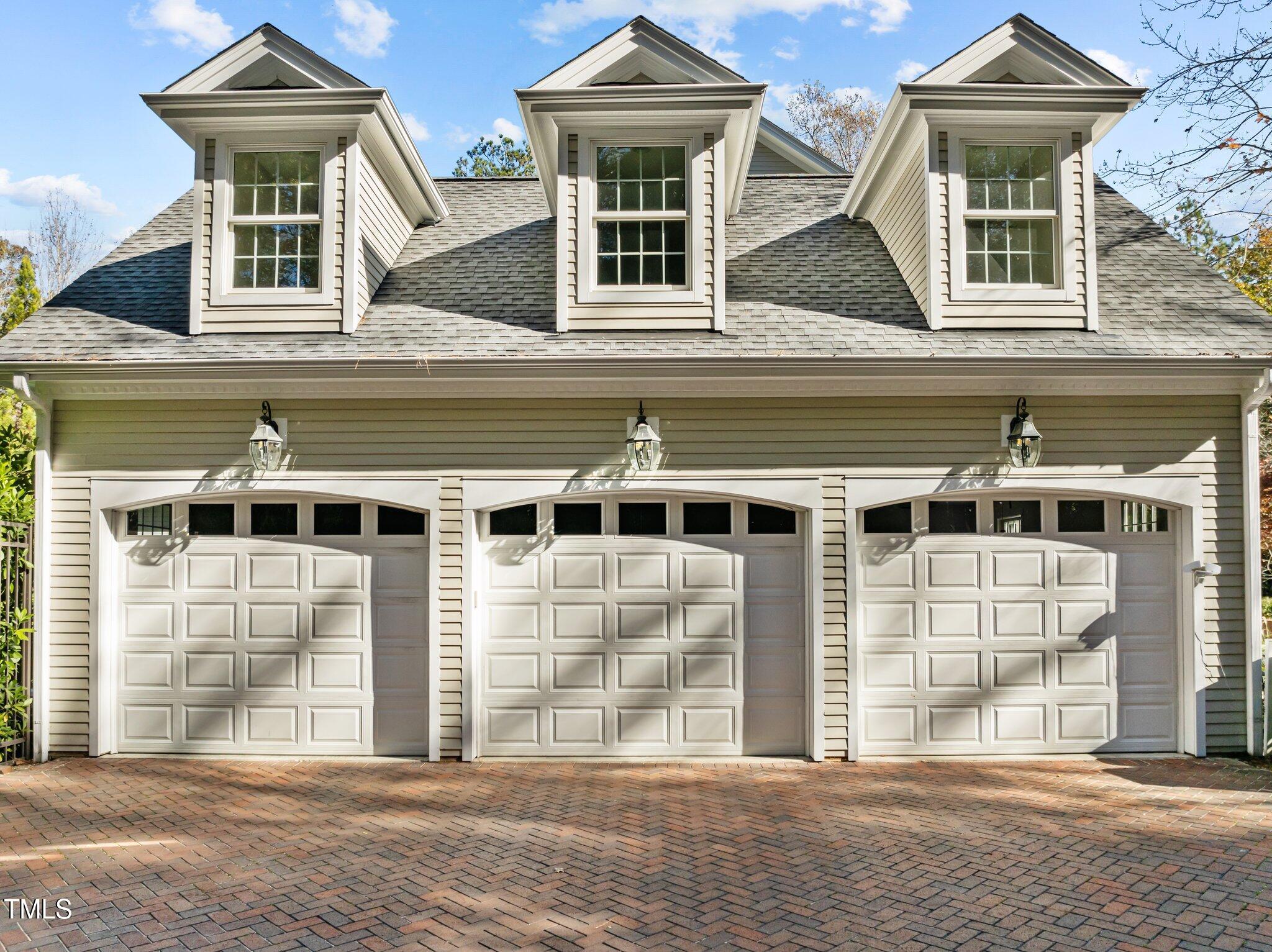 109 Chimeneas Place