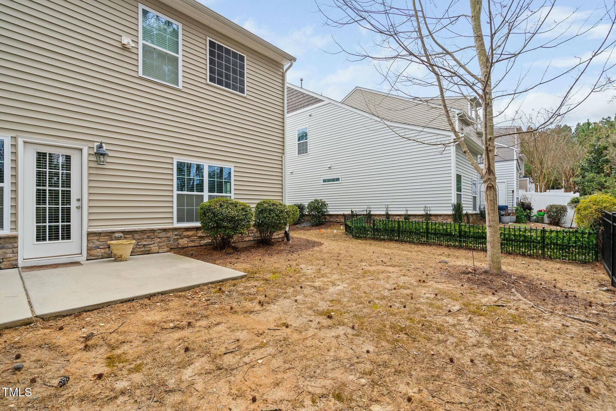 1052 Monmouth Loop