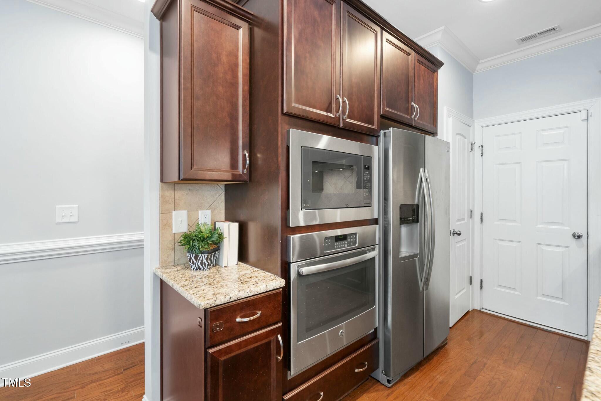 1052 Monmouth Loop