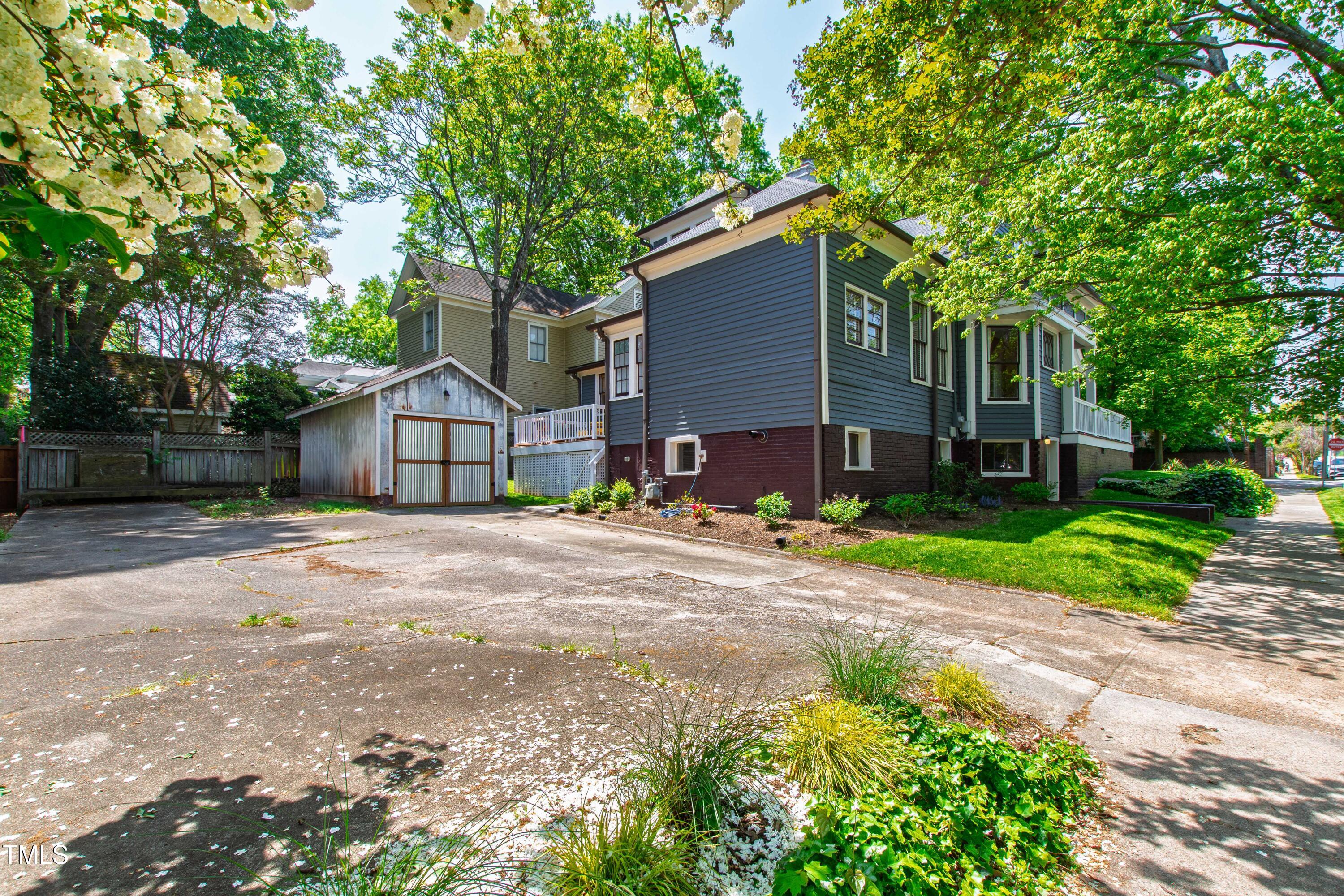 130 N Bloodworth Street