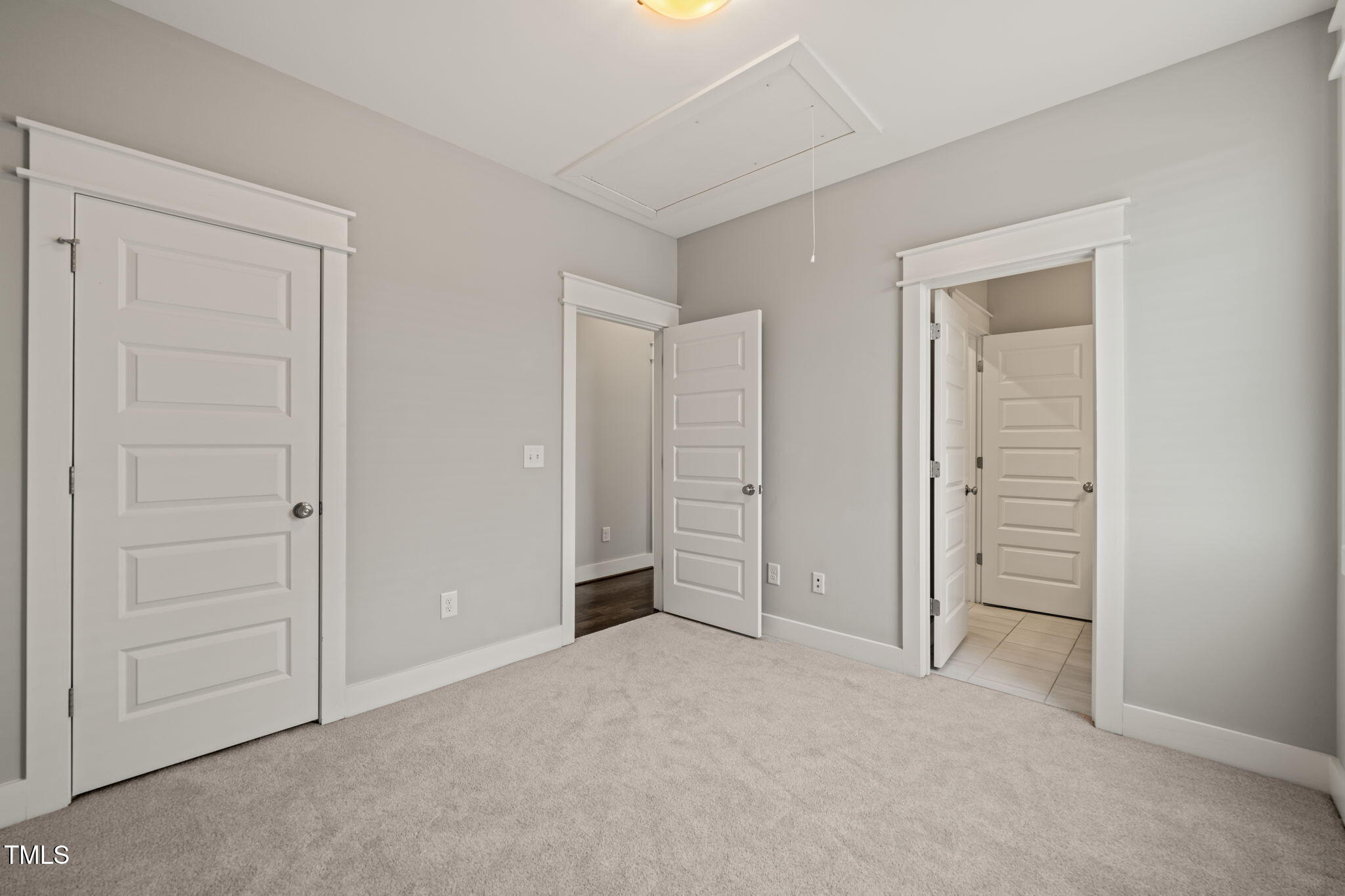 512 Montague Lane